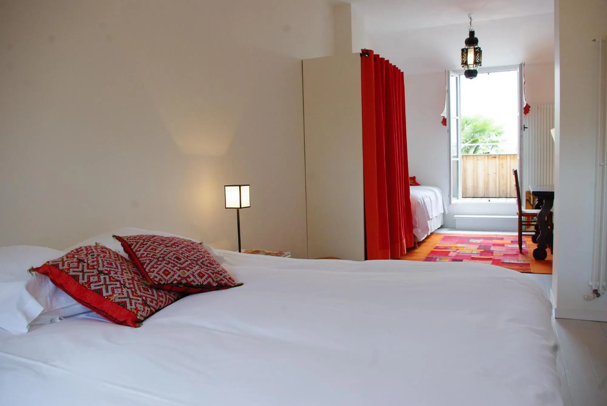 Bed in La Ferrade Chambres d'Hôtes B&B