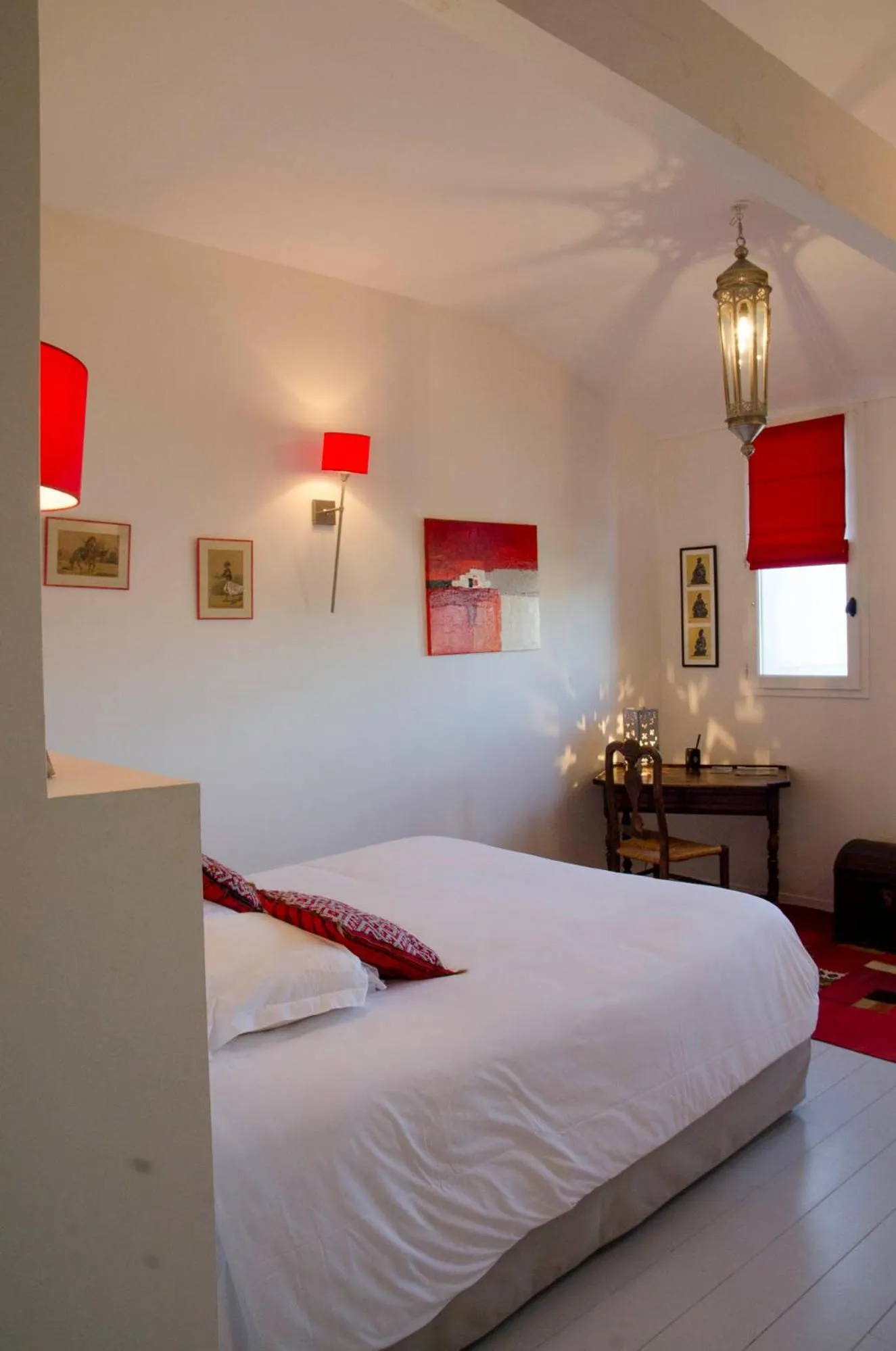 Bed in La Ferrade Chambres d'Hôtes B&B