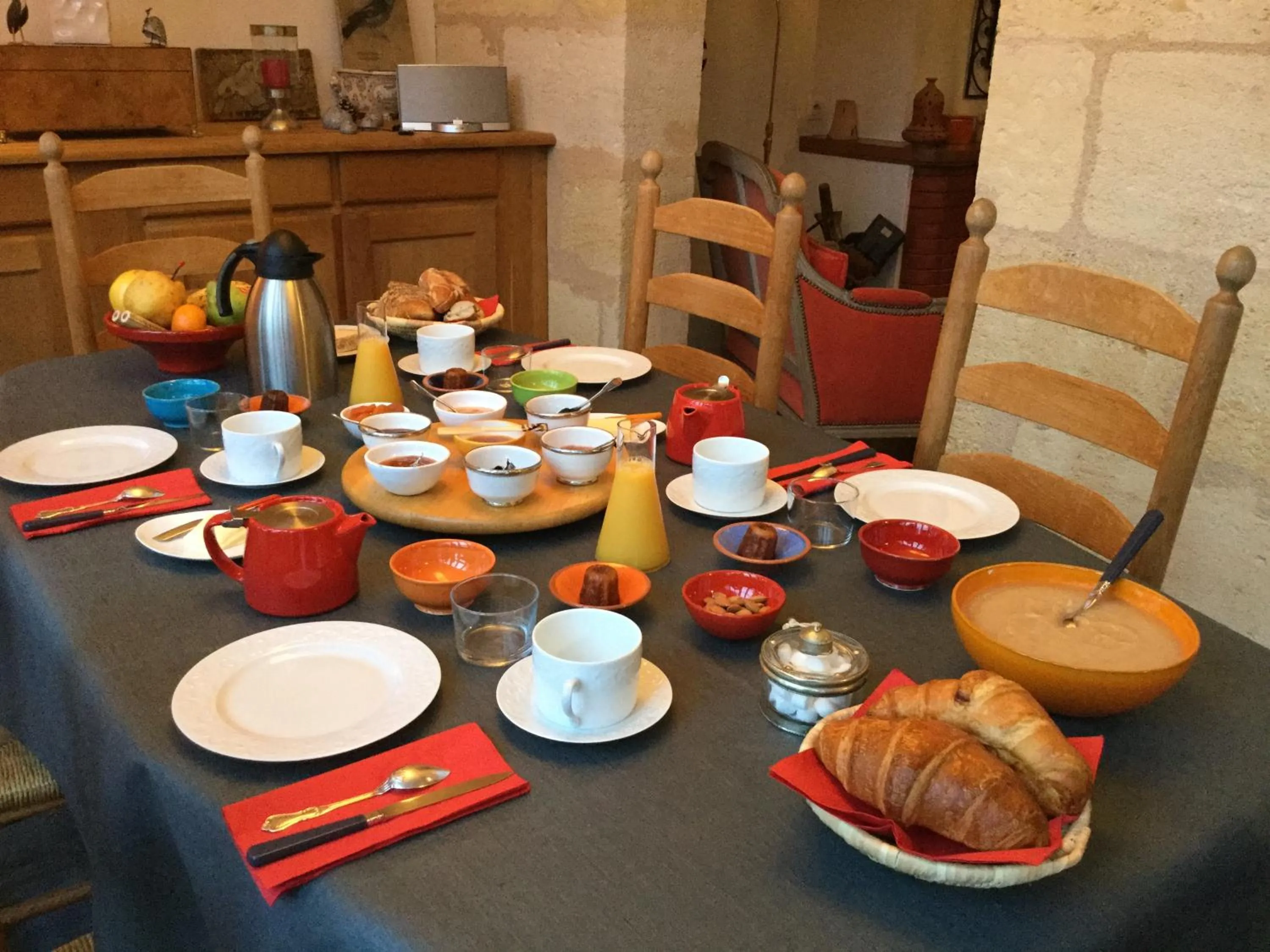 Meals in La Ferrade Chambres d'Hôtes B&B