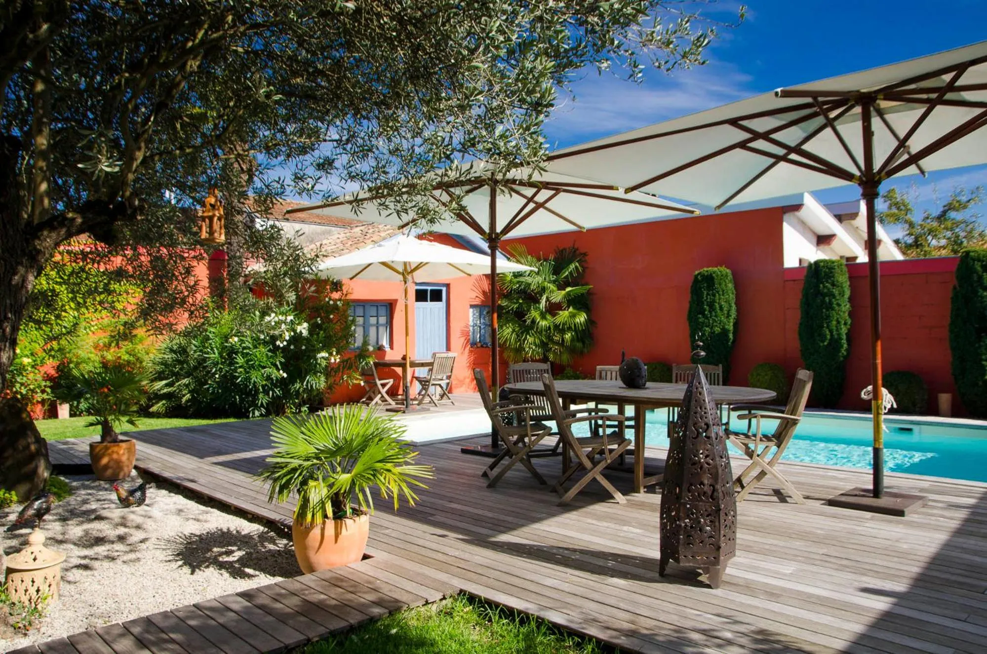 Patio in La Ferrade Chambres d'Hôtes B&B