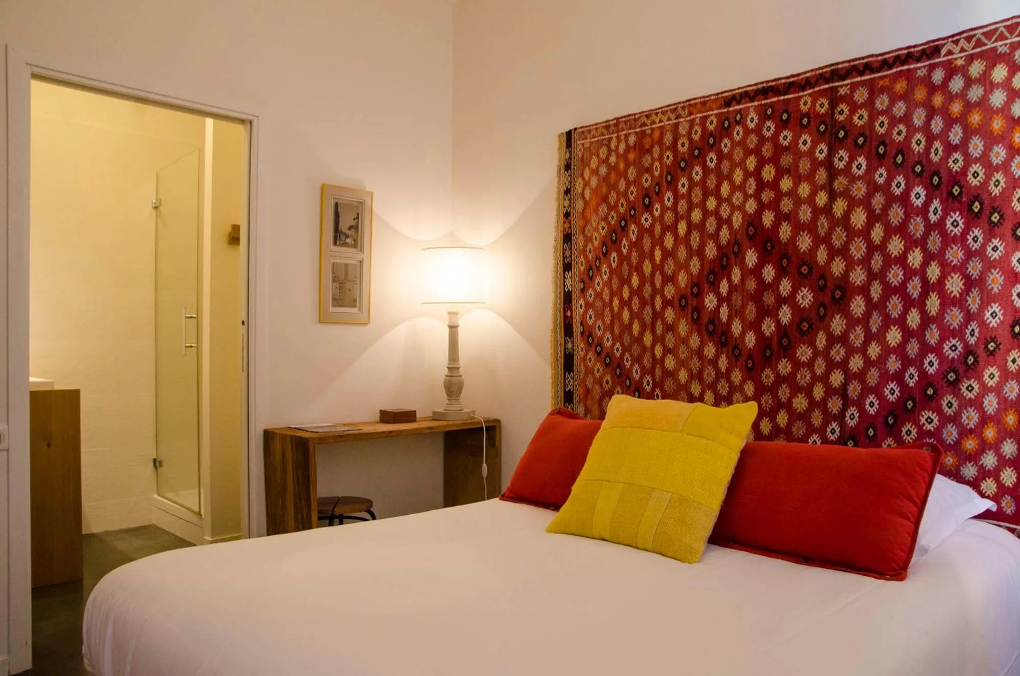 Photo of the whole room, Bed in La Ferrade Chambres d'Hôtes B&B