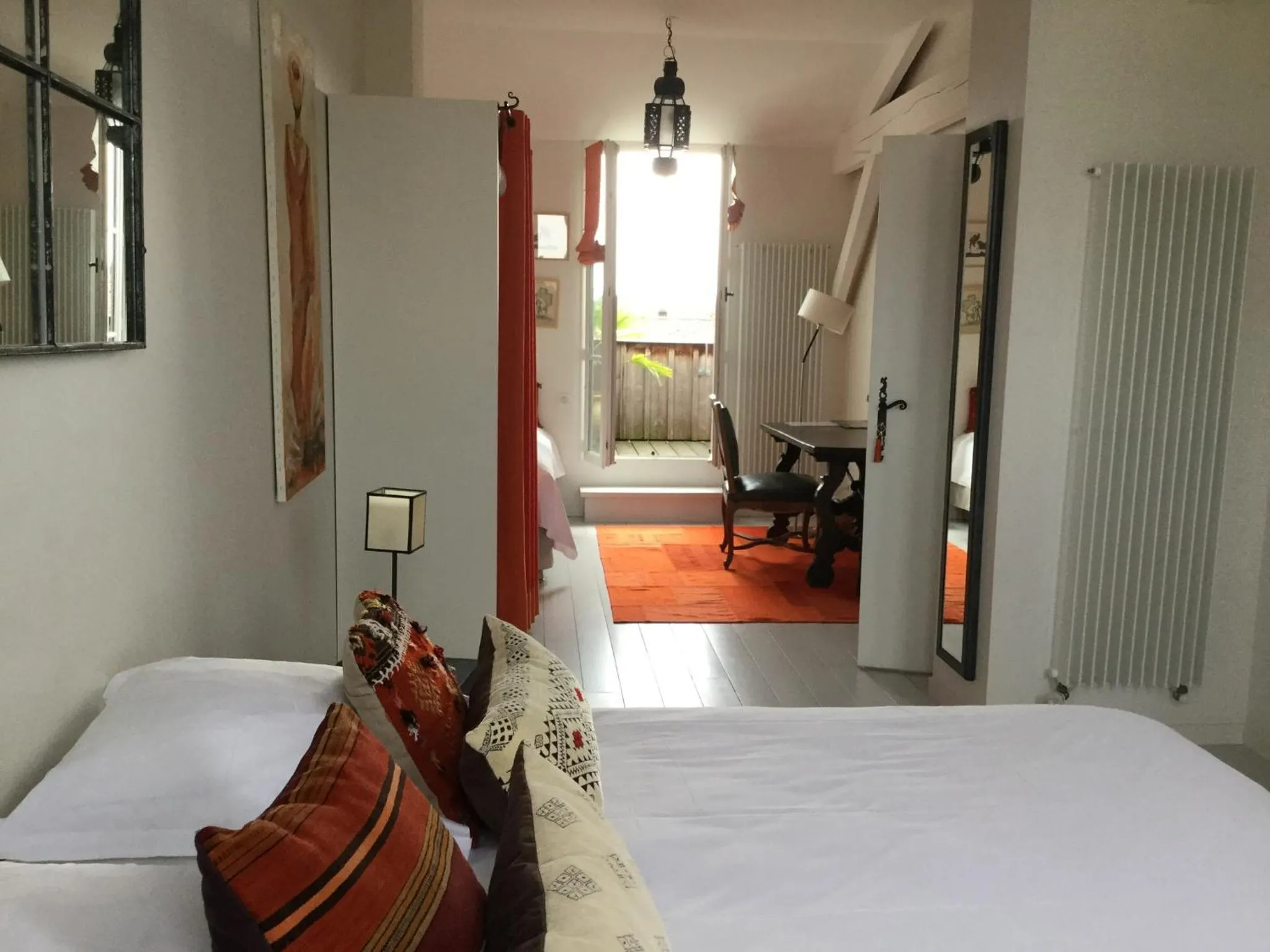 Bed in La Ferrade Chambres d'Hôtes B&B