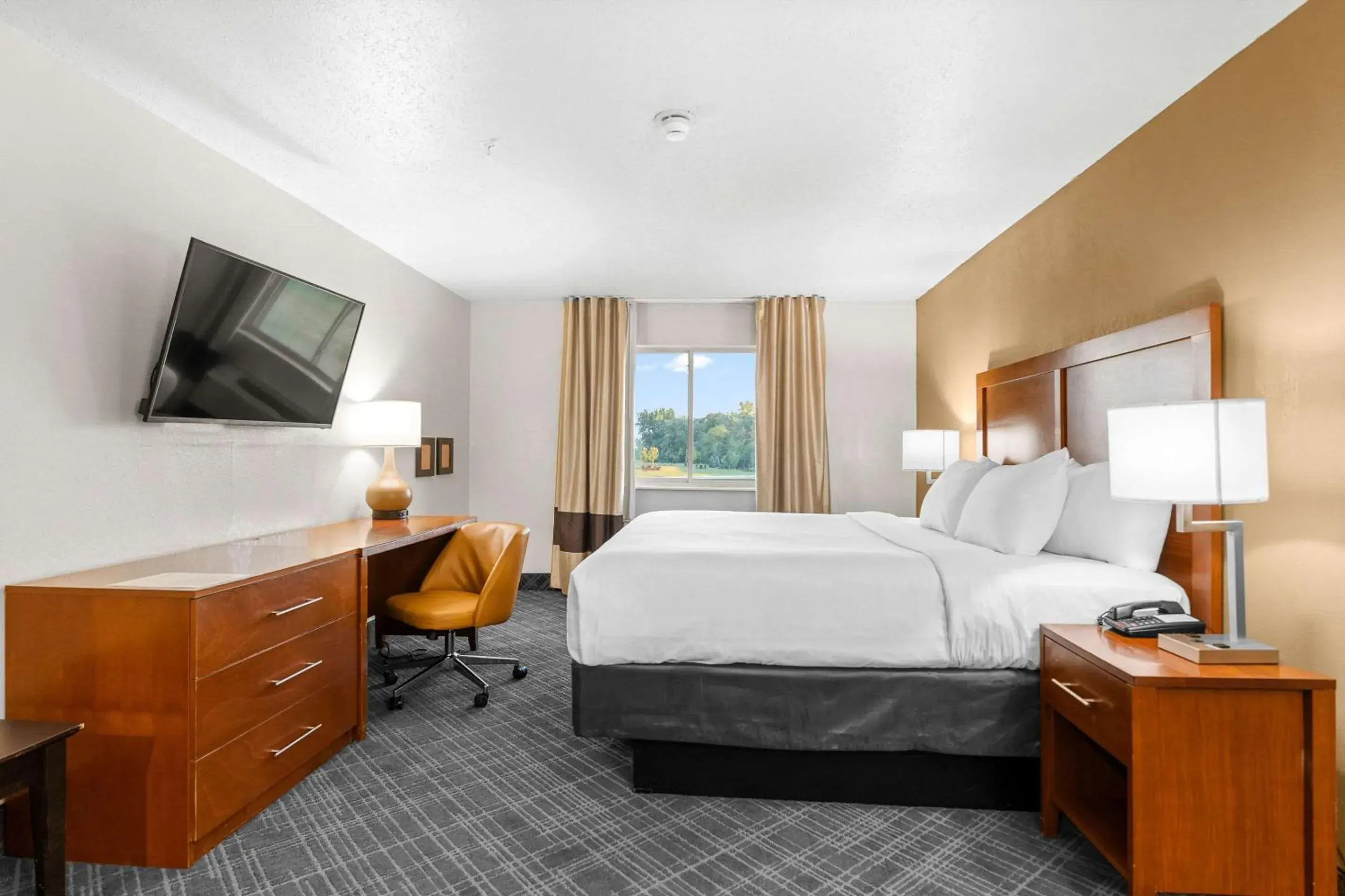 Bedroom, Bed in Comfort Inn Hobart-Merrillville I-65 Bedroom, Bed in Comfort Inn Hobart-Merrillville I-65