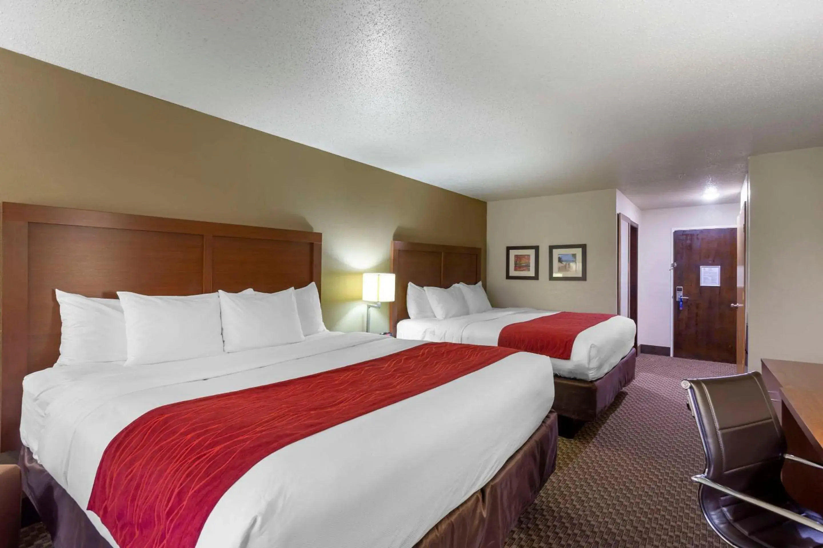 Bedroom, Bed in Comfort Inn Hobart-Merrillville I-65 Bedroom, Bed in Comfort Inn Hobart-Merrillville I-65