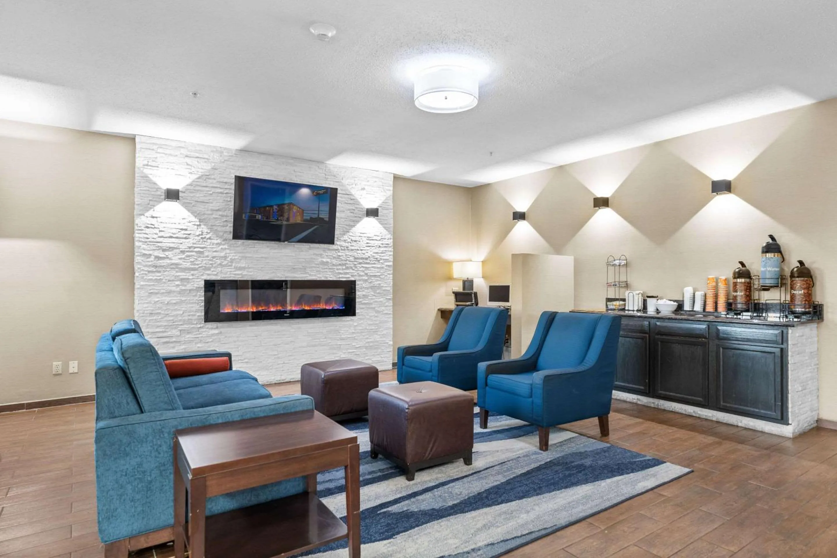 Lobby or reception in Comfort Inn Hobart-Merrillville I-65