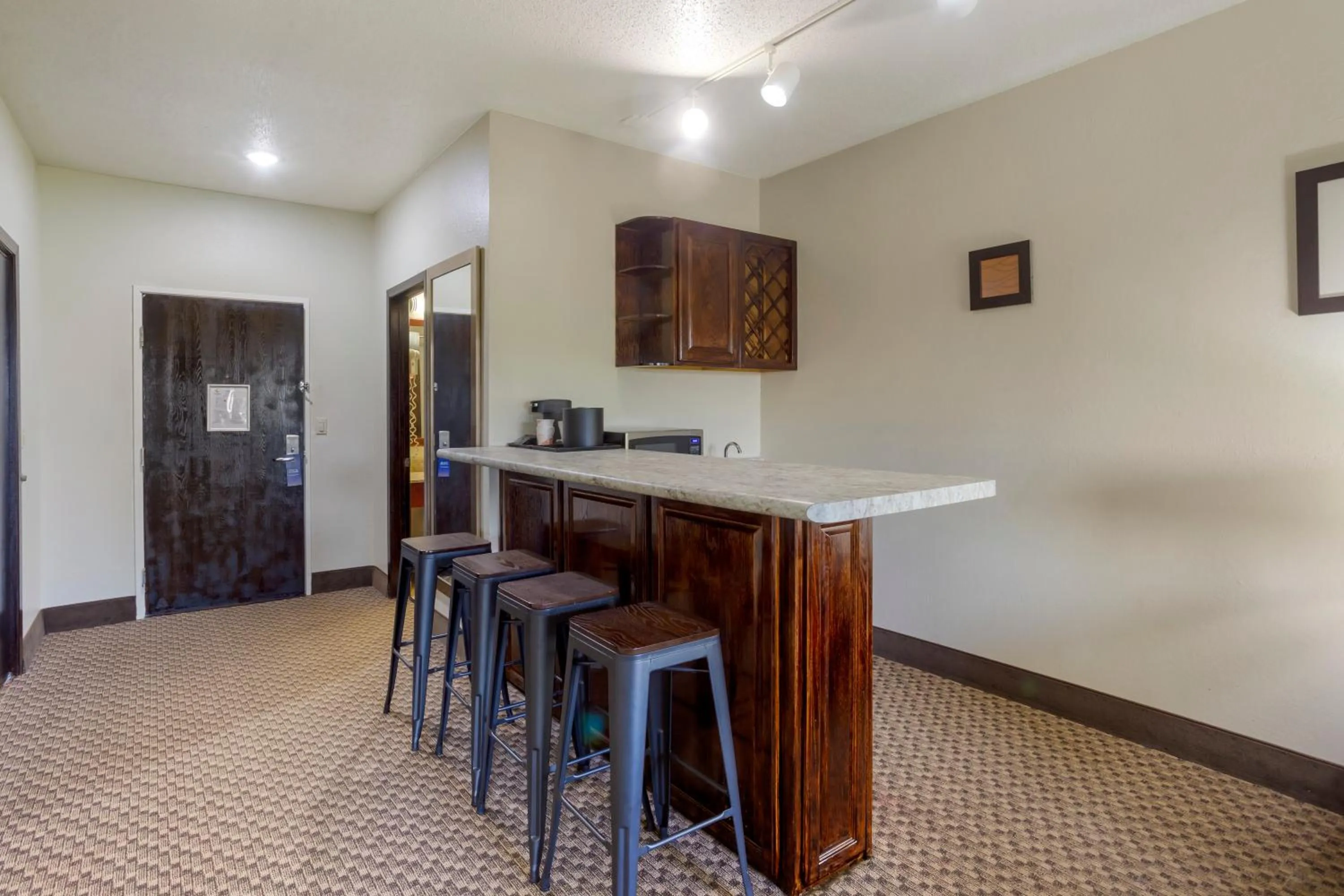 Kitchen or kitchenette in Comfort Inn Hobart-Merrillville I-65