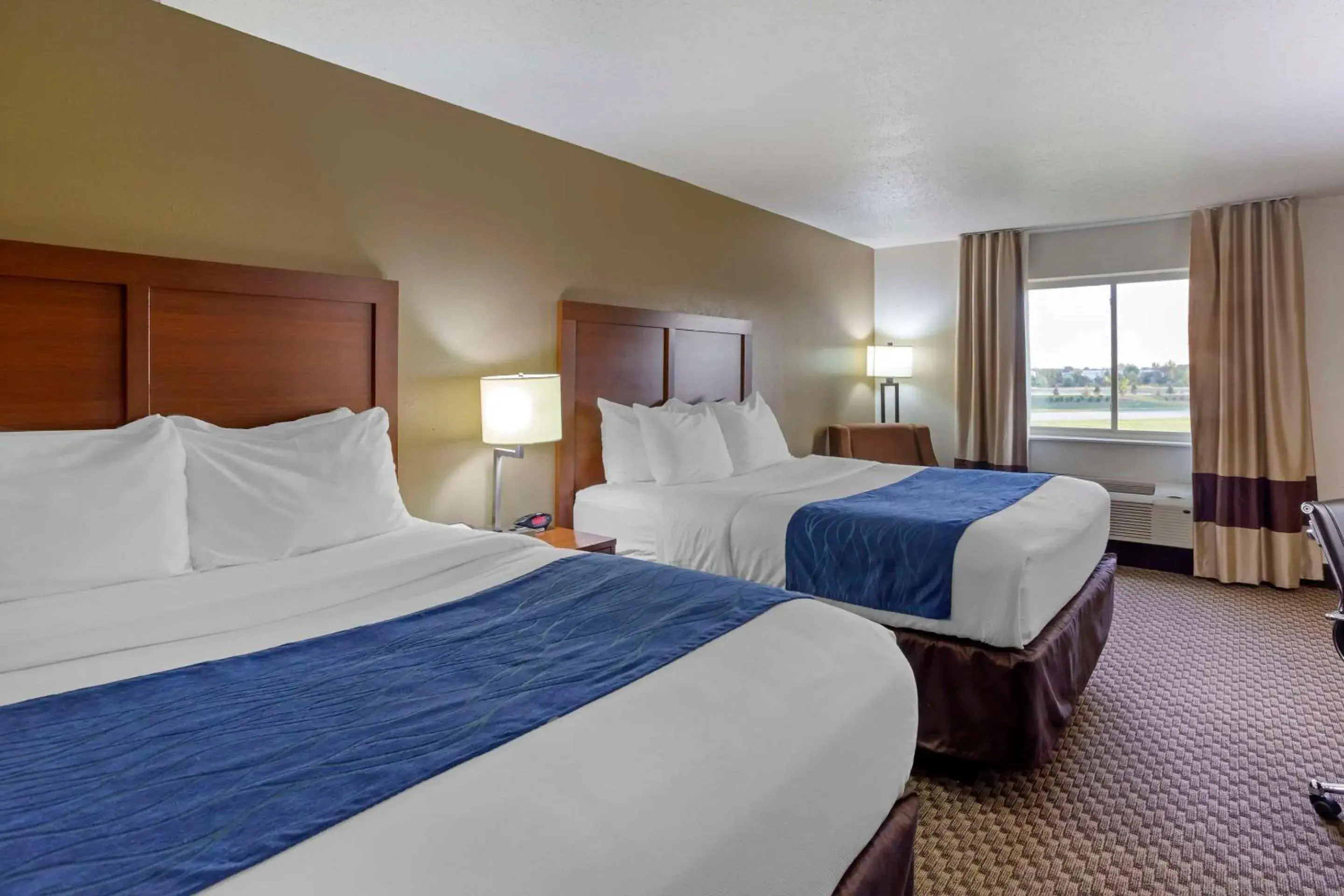 Bedroom, Bed in Comfort Inn Hobart-Merrillville I-65 Bedroom, Bed in Comfort Inn Hobart-Merrillville I-65