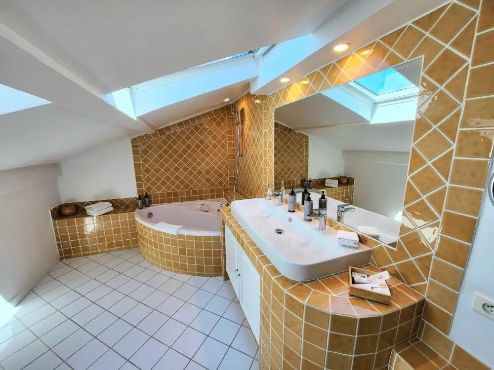 Bathroom in La Belle Aurore