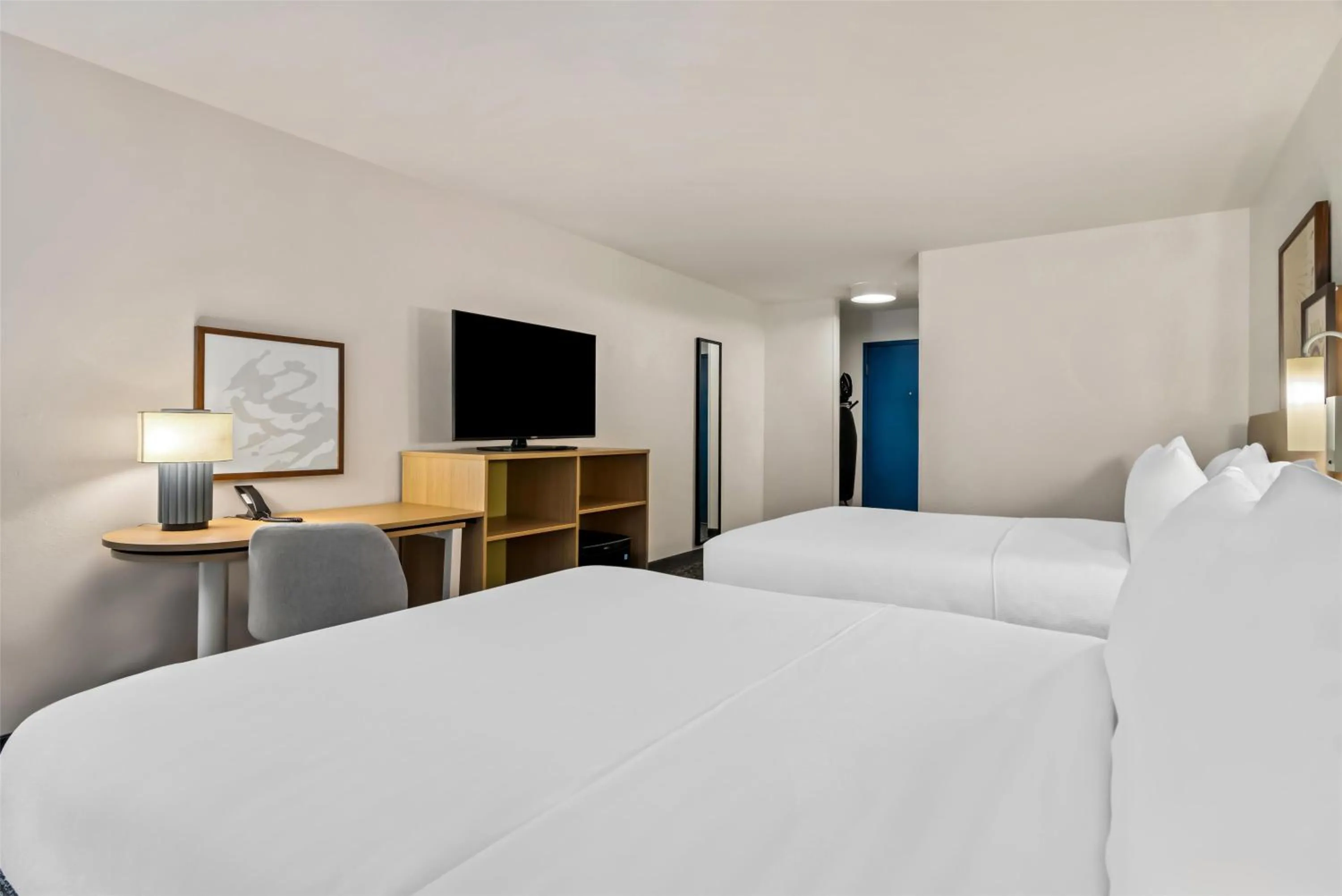 Bed in Spark By Hilton Merrillville