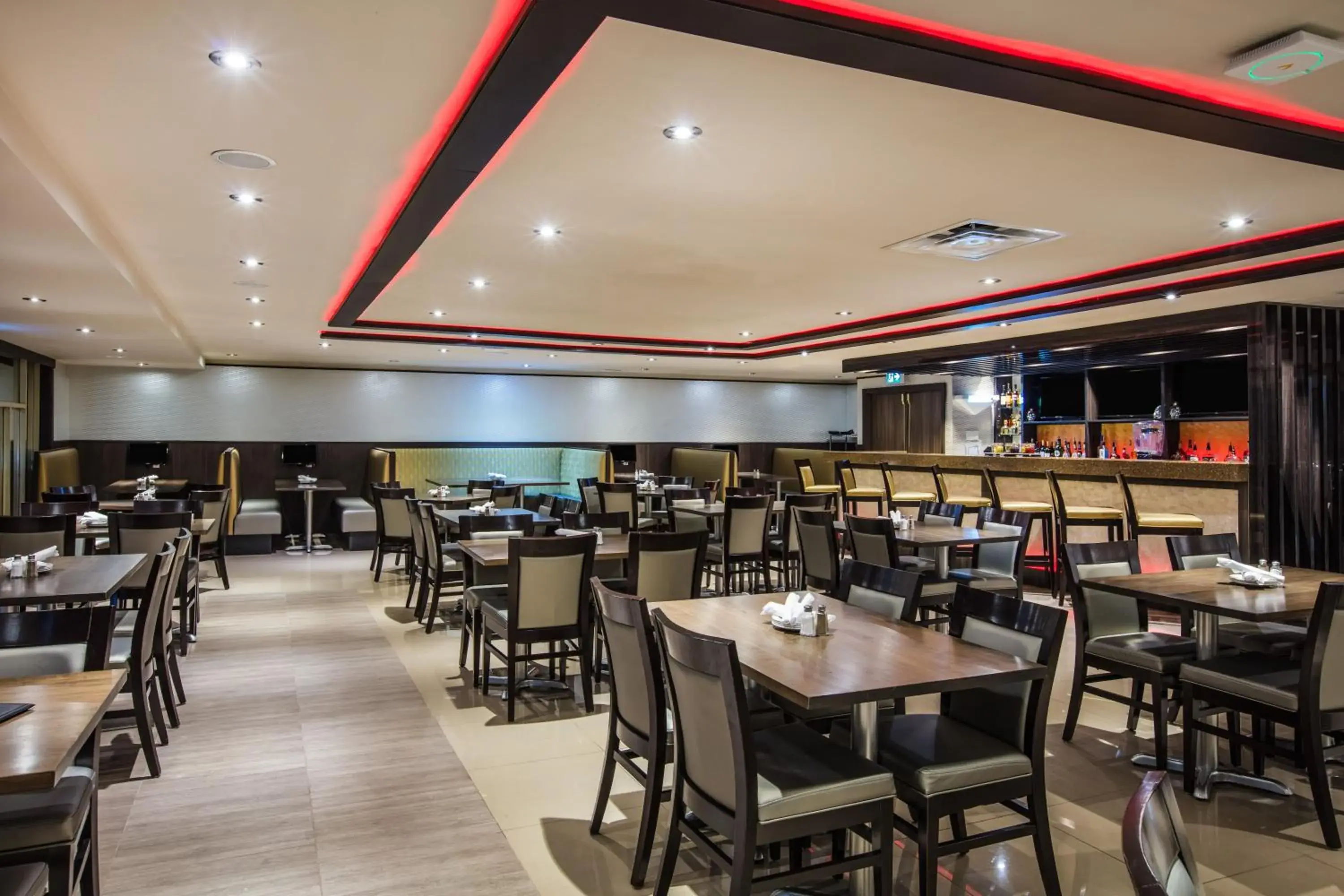 Restaurant/places to eat in Ramada by Wyndham Jackson's Point Restaurant/places to eat in Ramada by Wyndham Jackson's Point