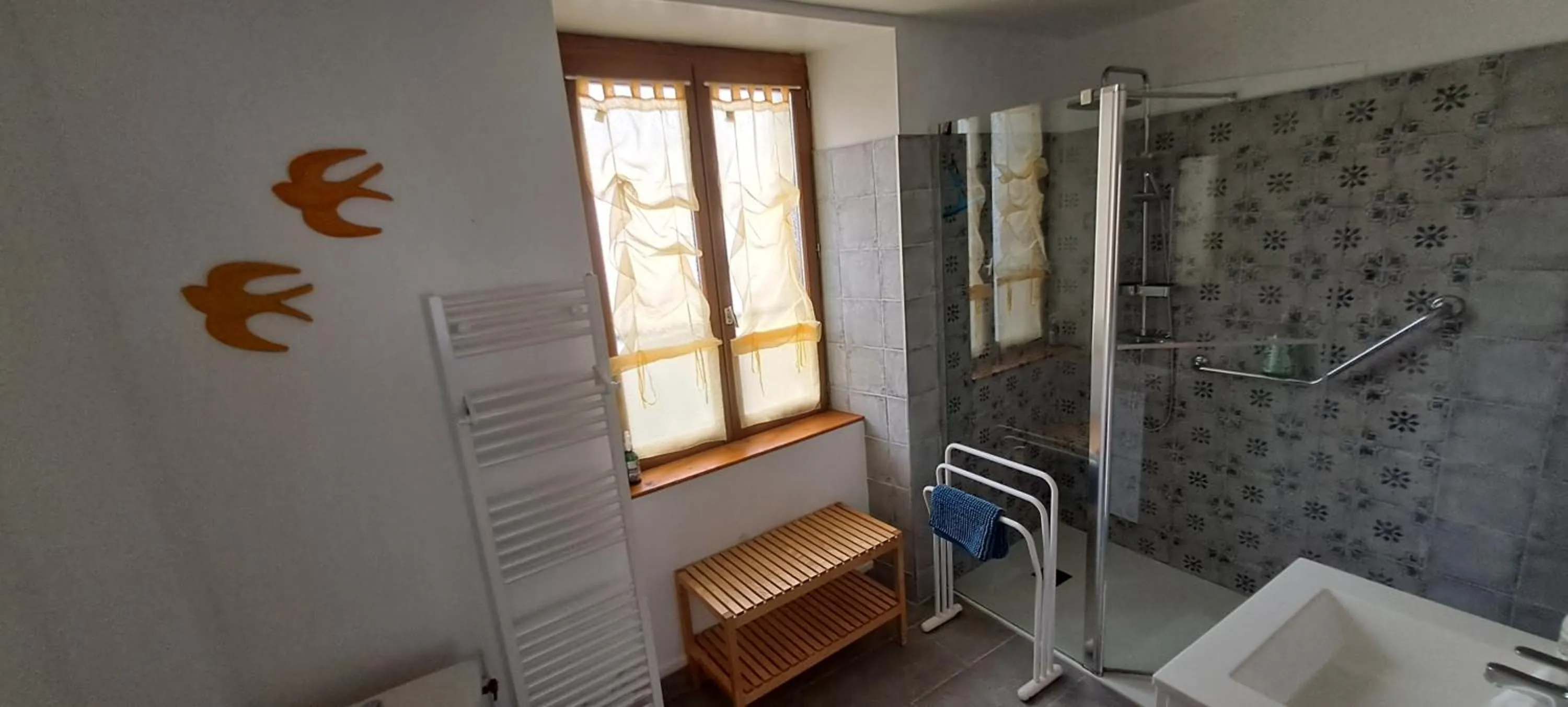 COUR LA DAME chez Béatris et Christophe Janson