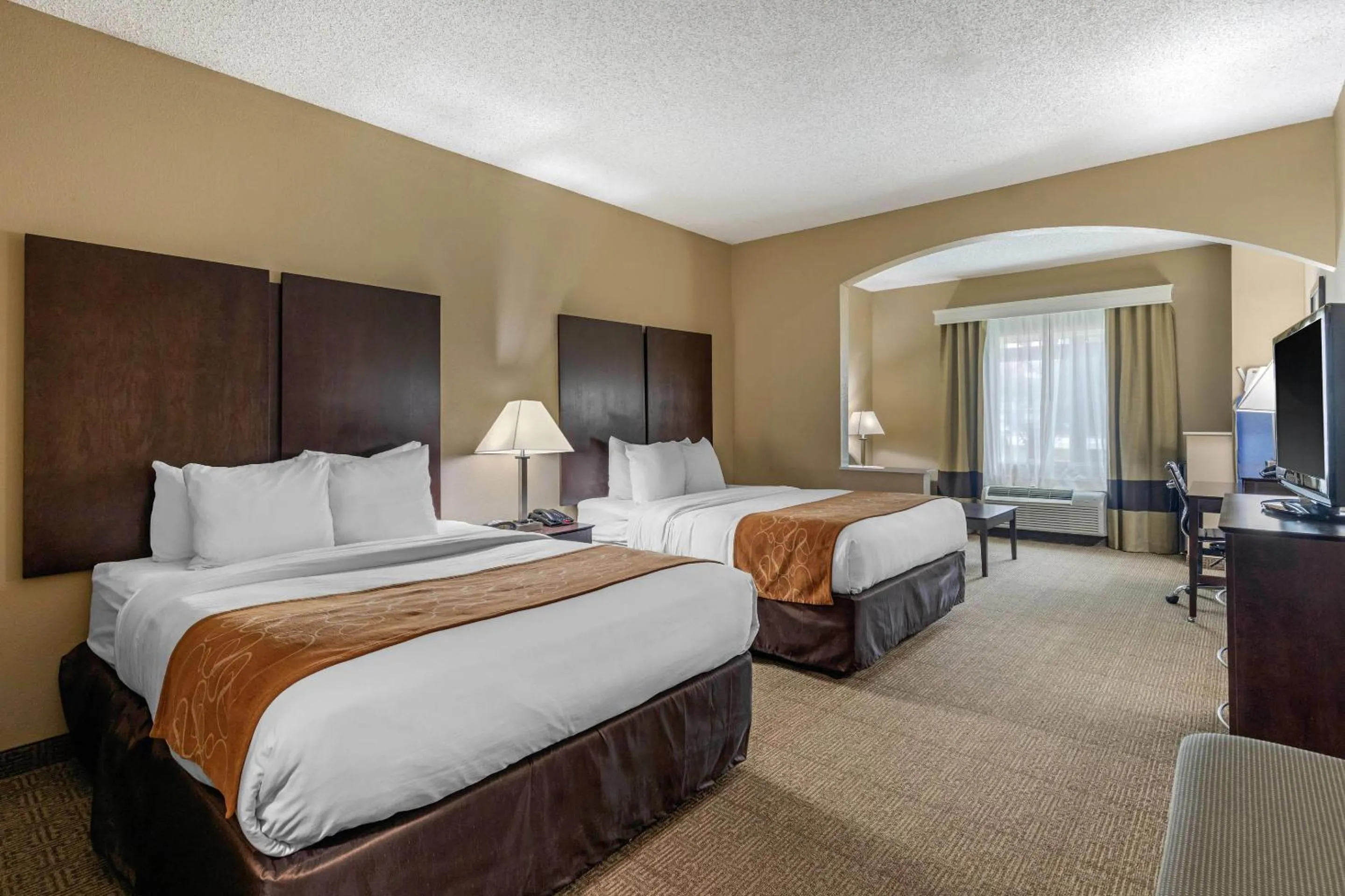 Bedroom, Bed in Comfort Suites The Colony - Plano West