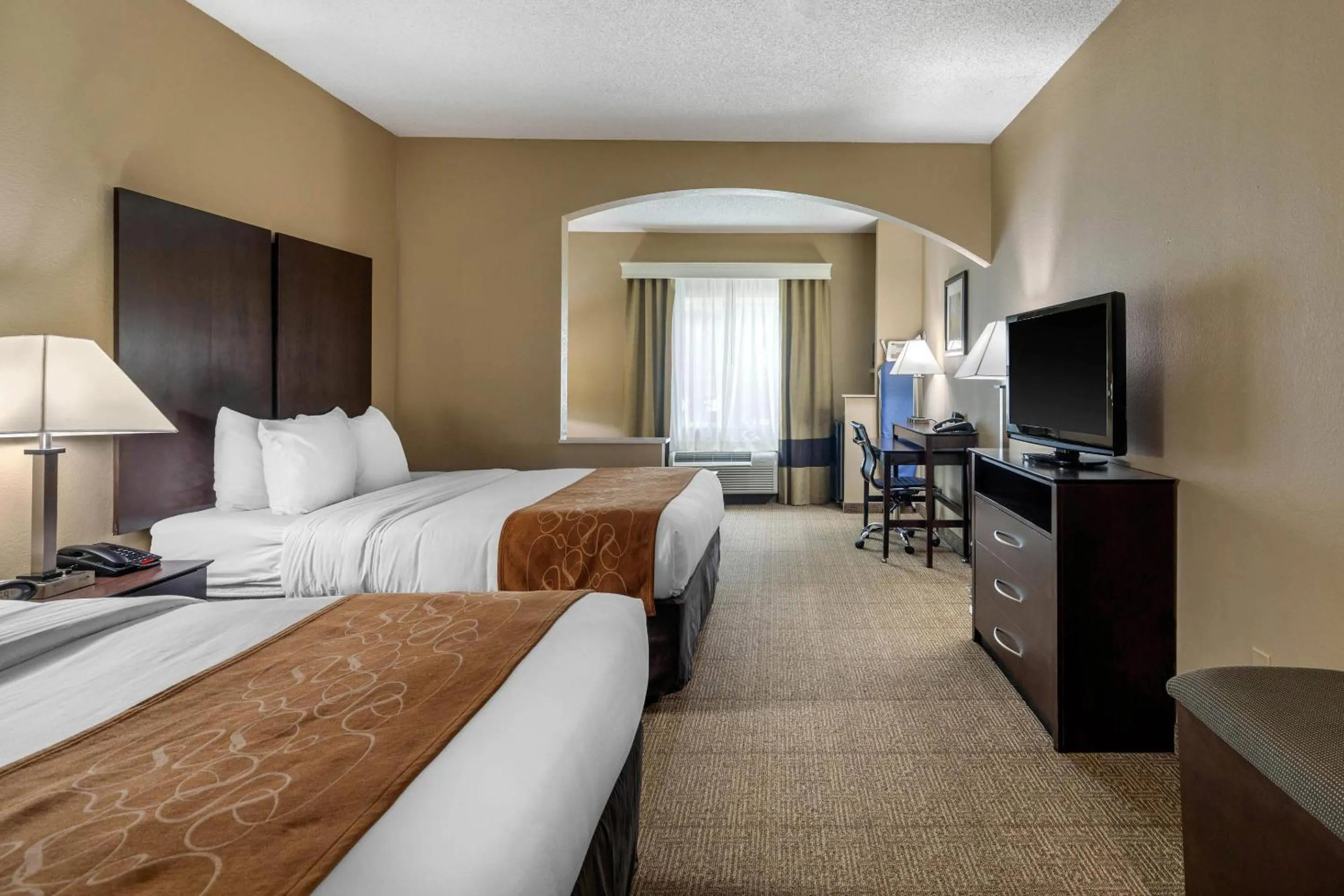 Bedroom, Bed in Comfort Suites The Colony - Plano West