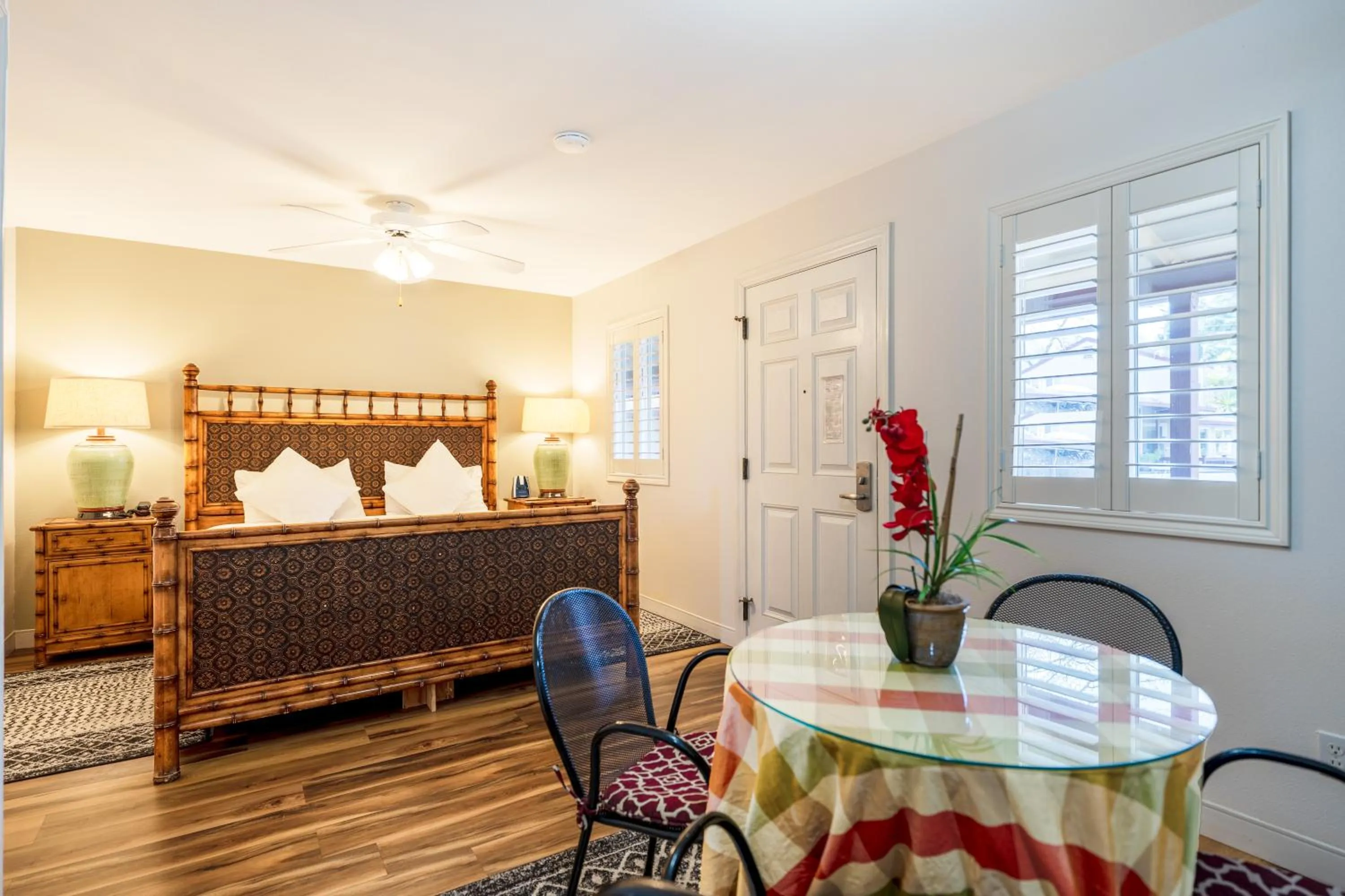 Bedroom, Bed in The Inn on Pine