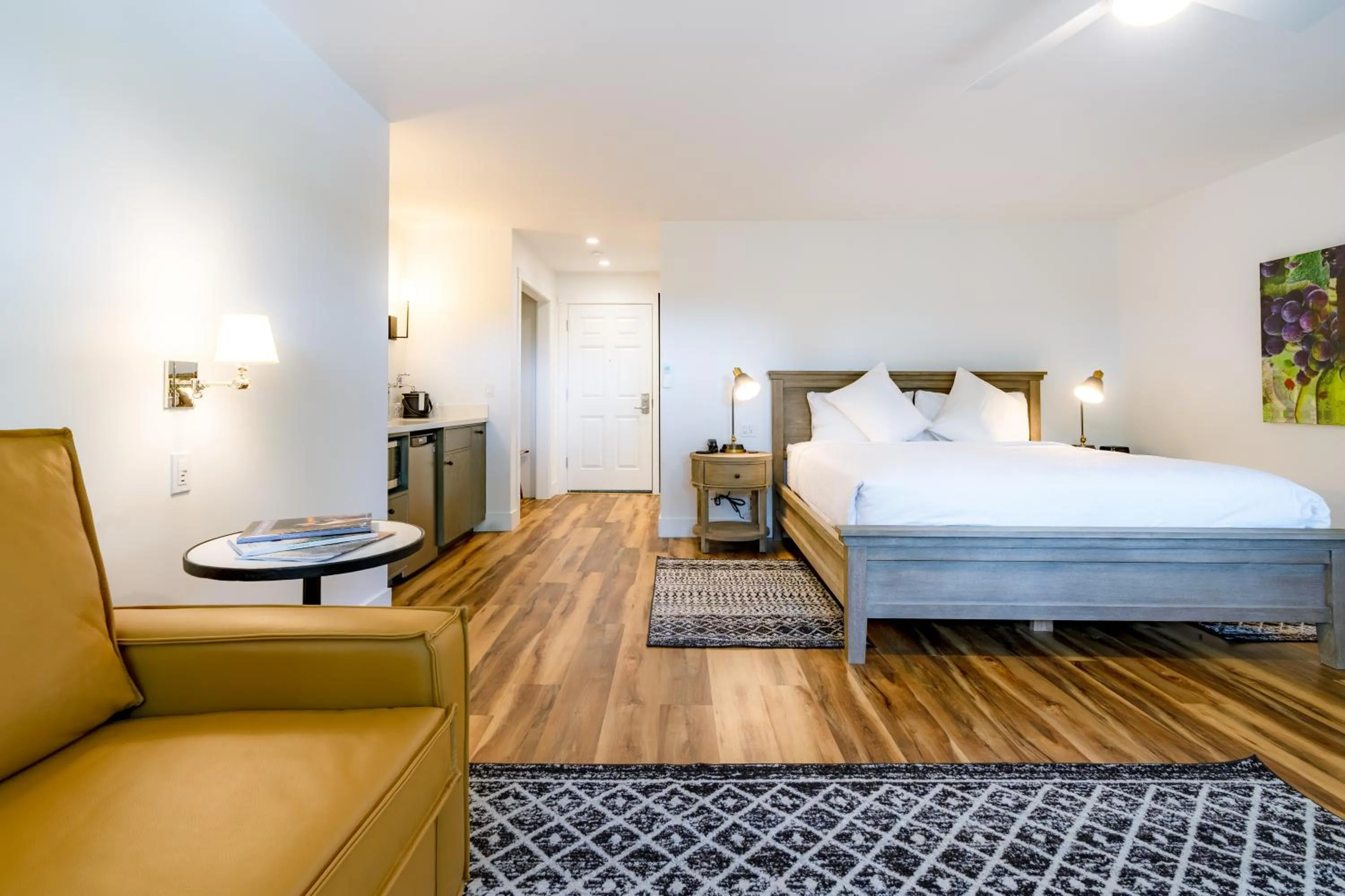 Bedroom, Bed in The Inn on Pine