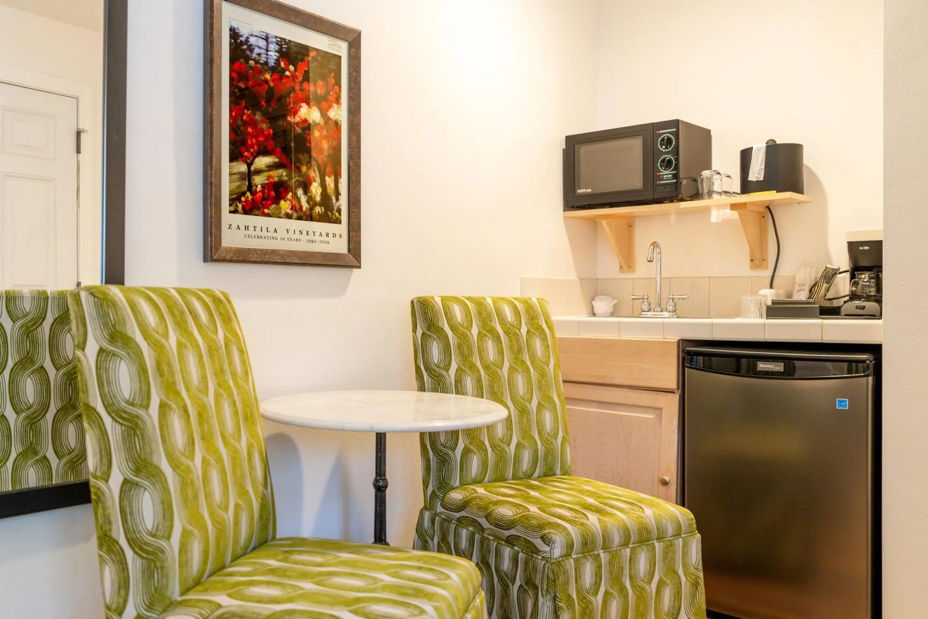 Kitchen or kitchenette in The Inn on Pine