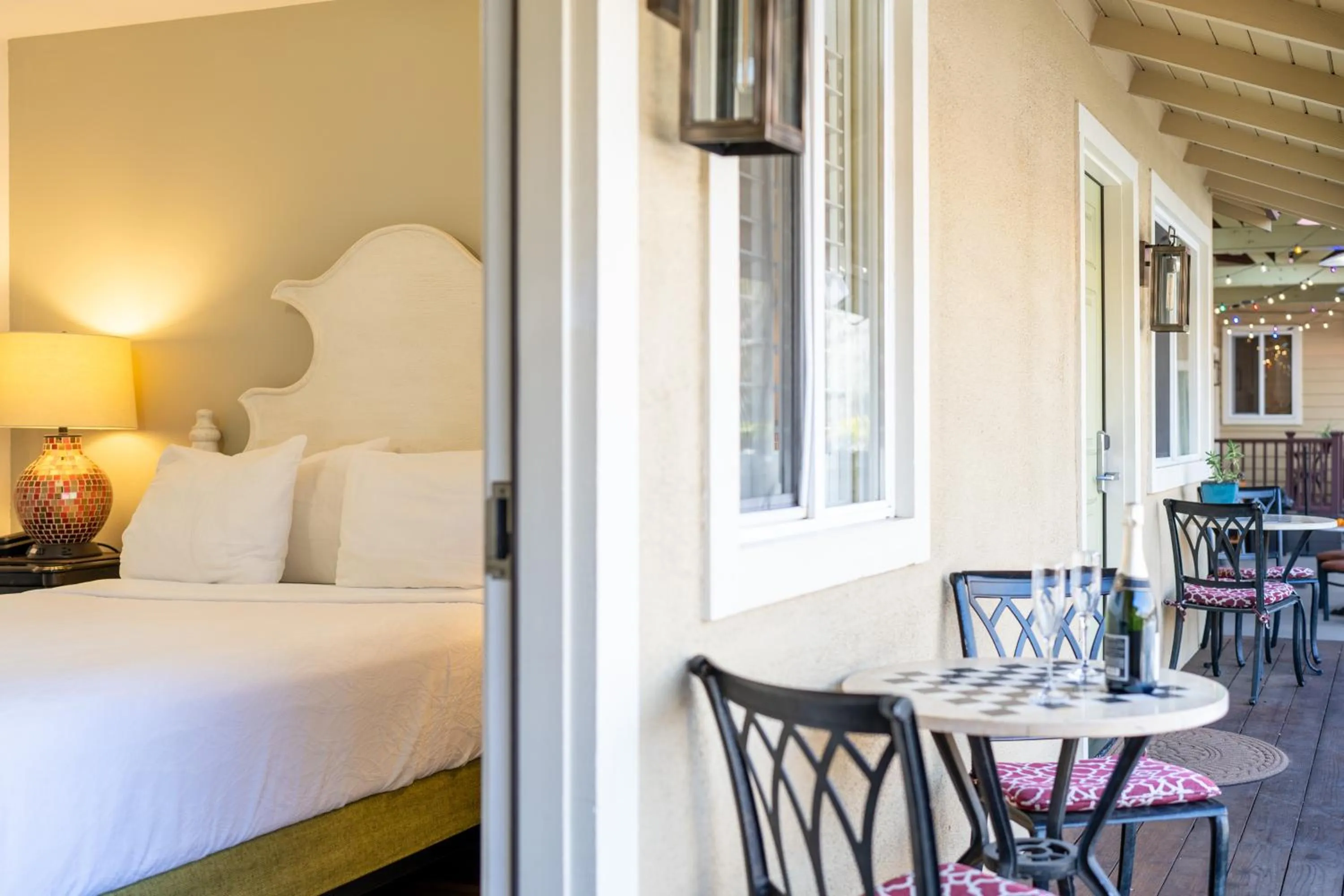 Patio, Bed in The Inn on Pine