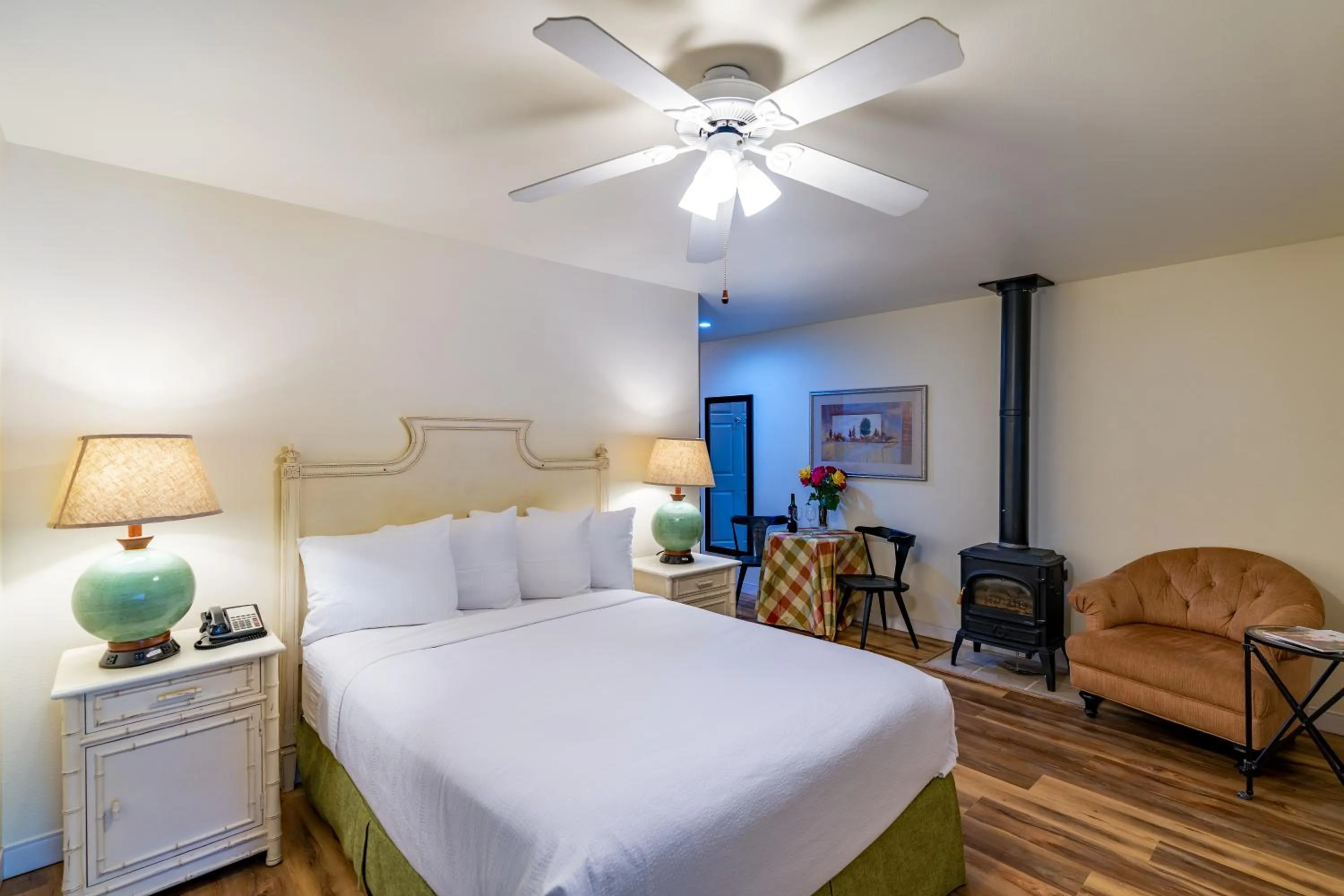 Bed in The Inn on Pine