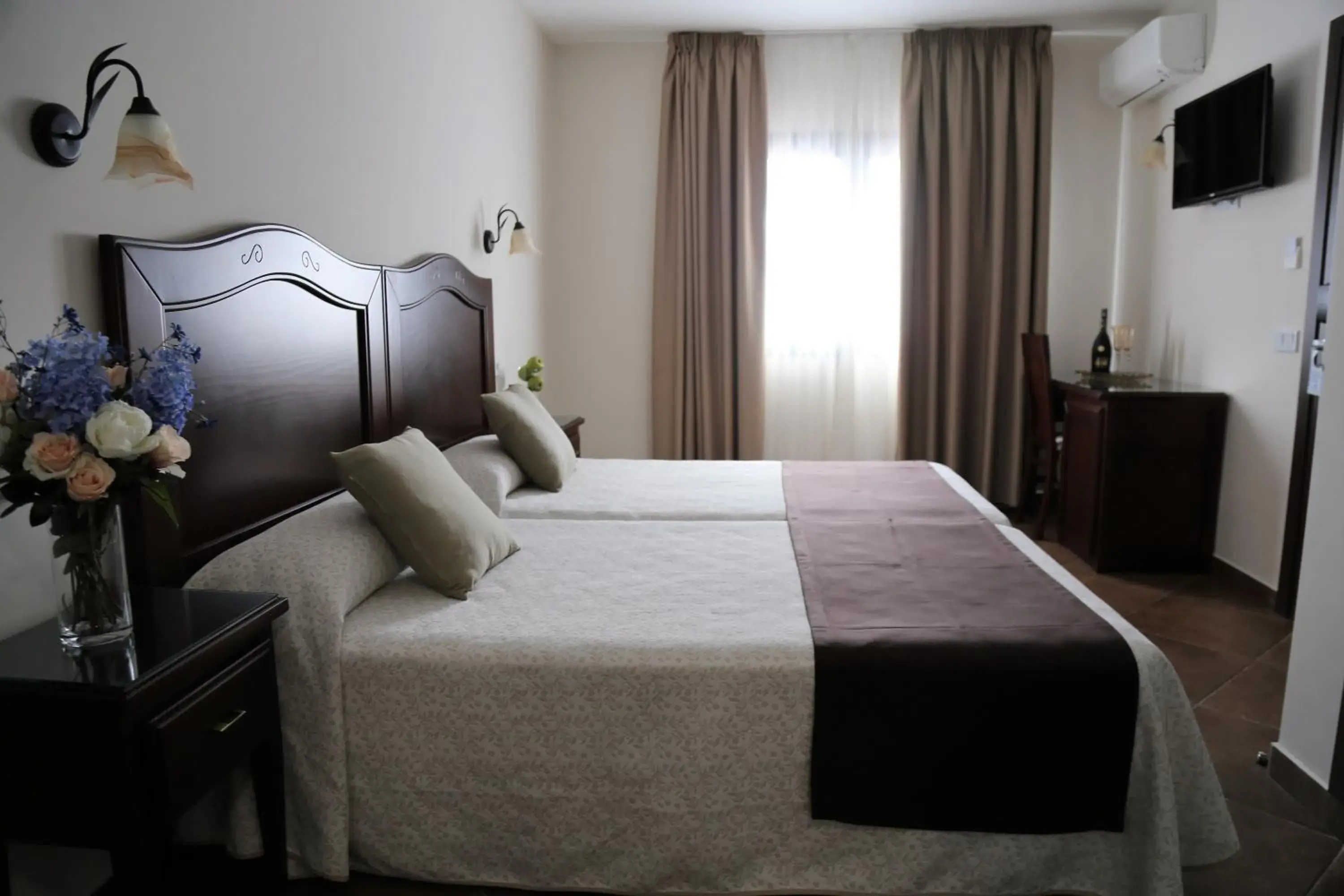 Photo of the whole room, Bed in Arcos de Montemar Photo of the whole room, Bed in Arcos de Montemar