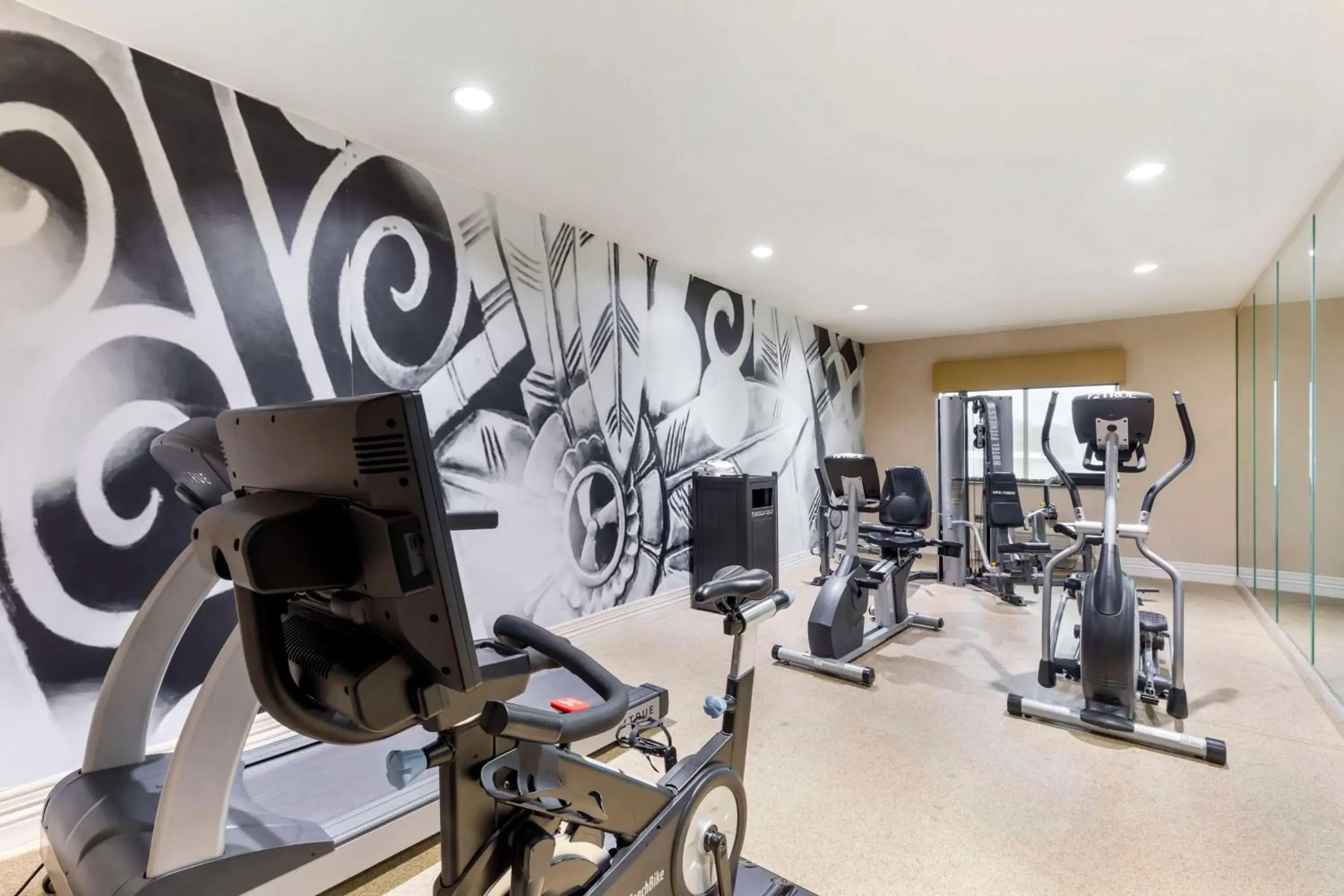 Fitness centre/facilities in Best Western Plus Burleson Inn & Suites Fitness centre/facilities in Best Western Plus Burleson Inn & Suites