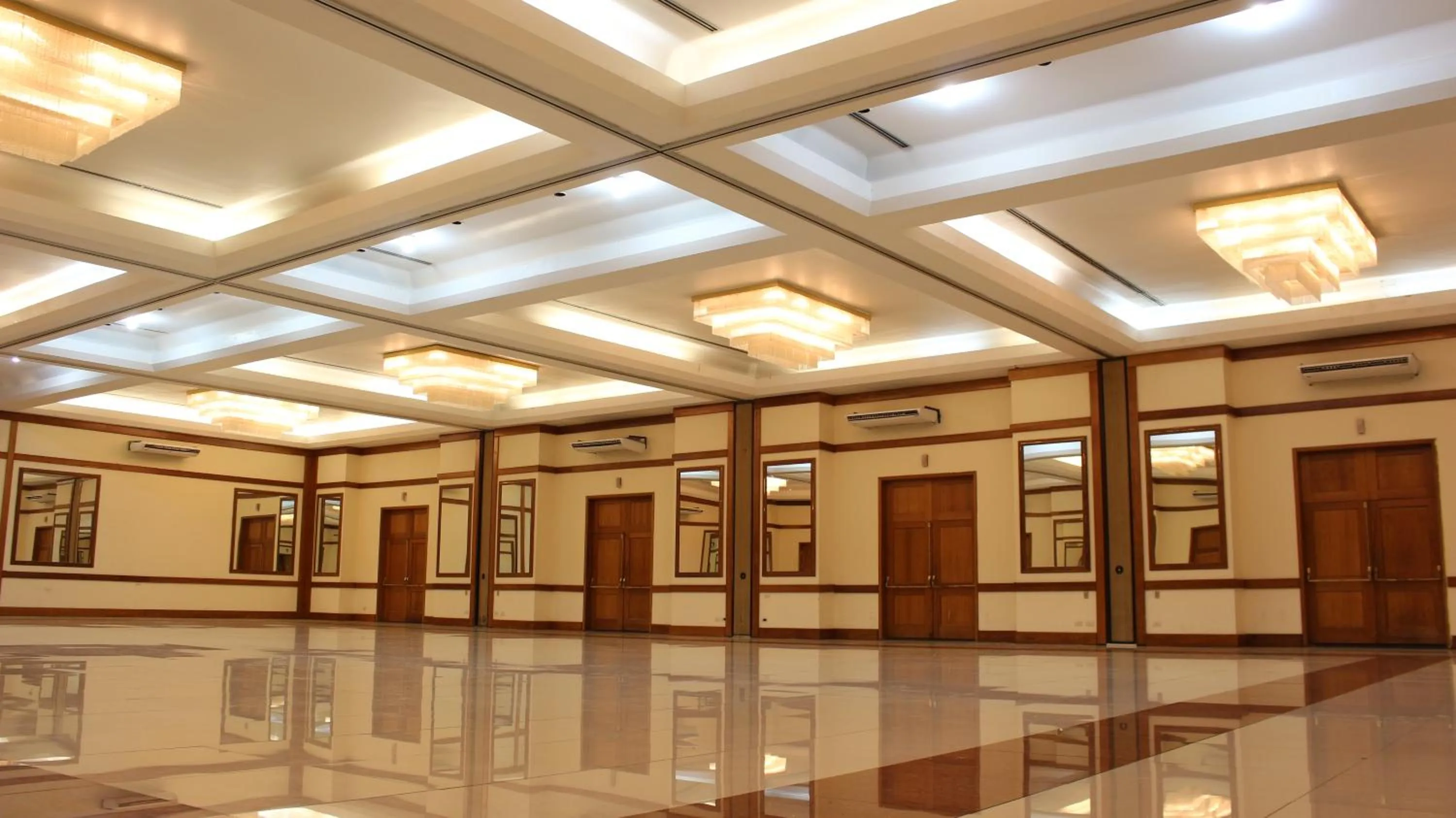 Area and facilities in Garden Hotel