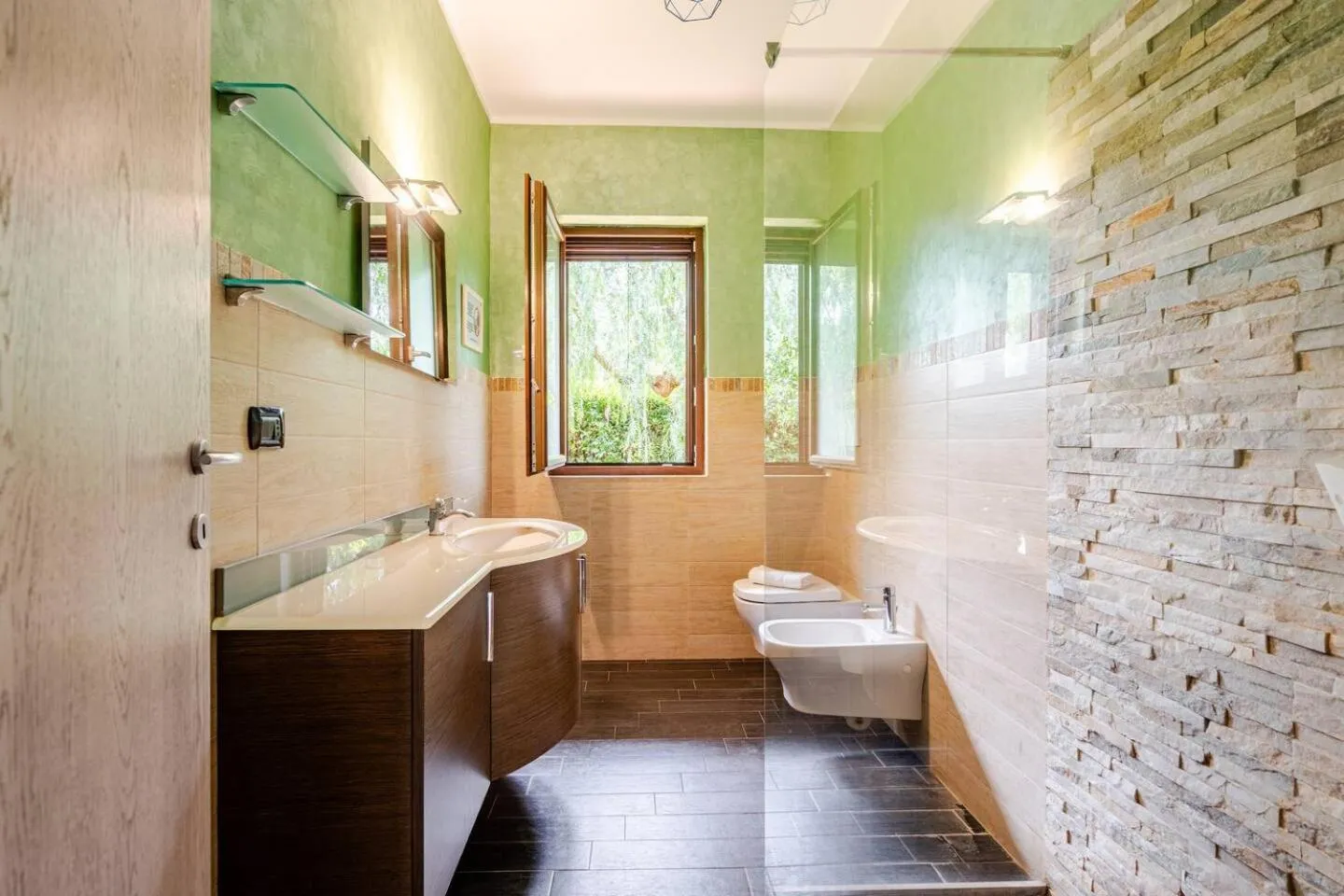 Bathroom in Massaroom