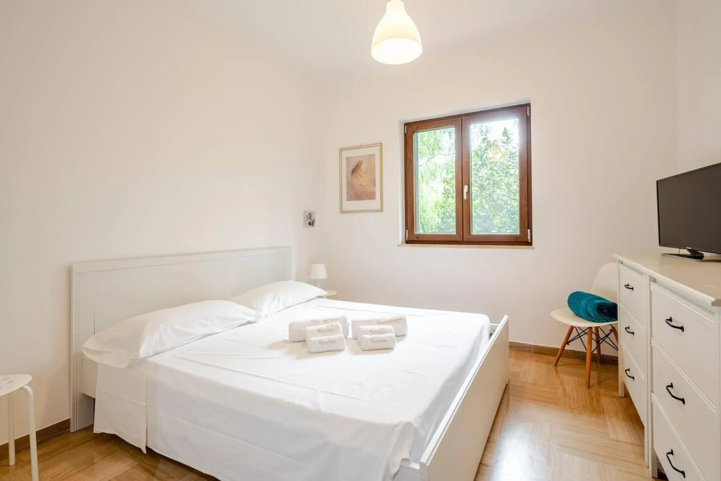 Bedroom, Bed in Massaroom