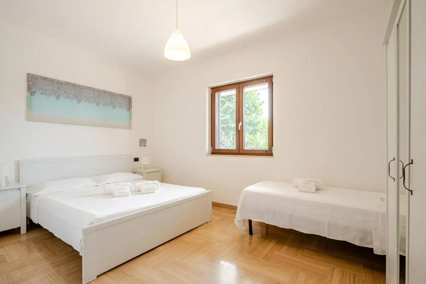 Bedroom, Bed in Massaroom Bedroom, Bed in Massaroom