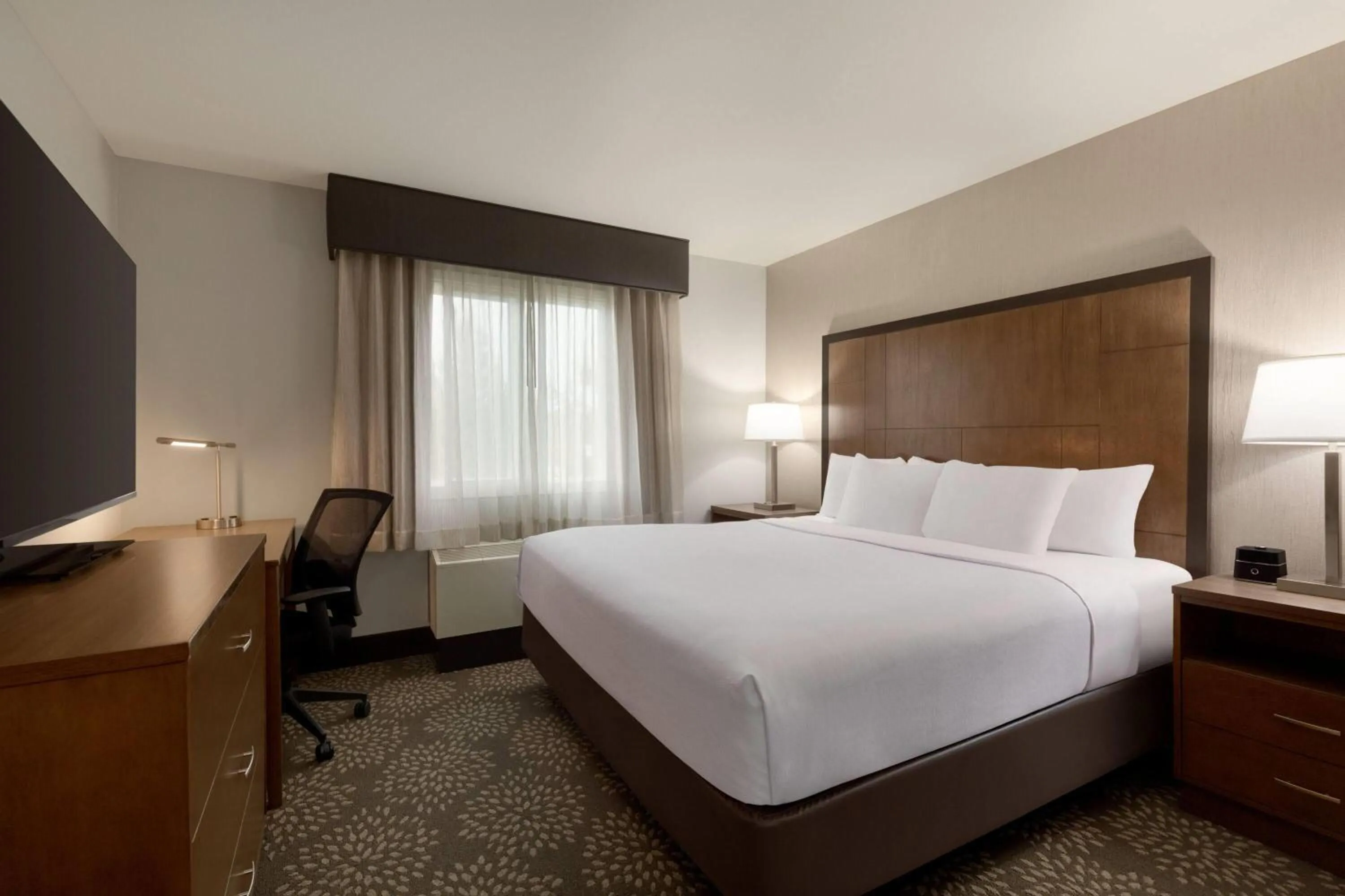 Photo of the whole room, Bed in La Quinta by Wyndham Fairbanks Airport