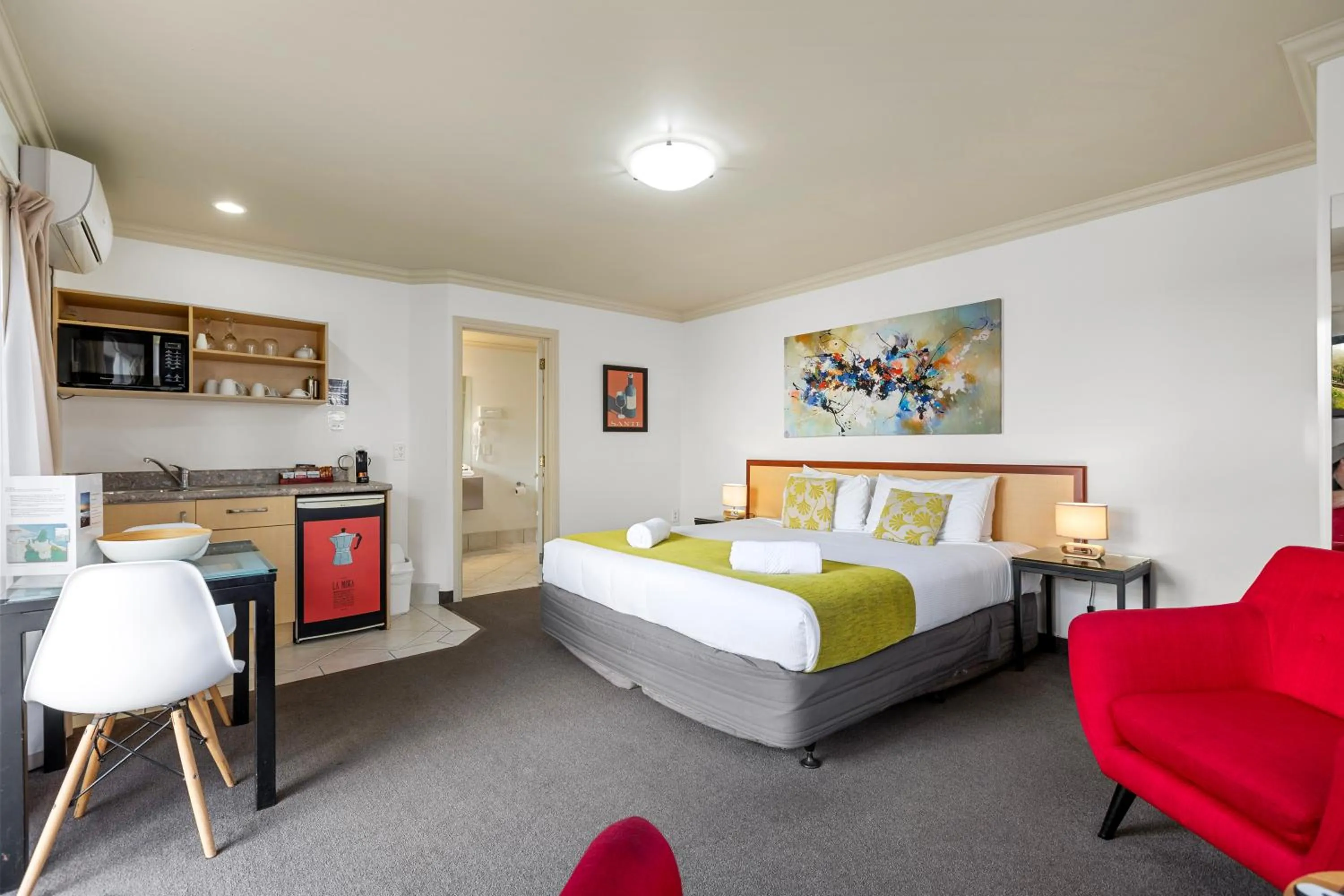 Bed in Tuscany Villas Whakatane