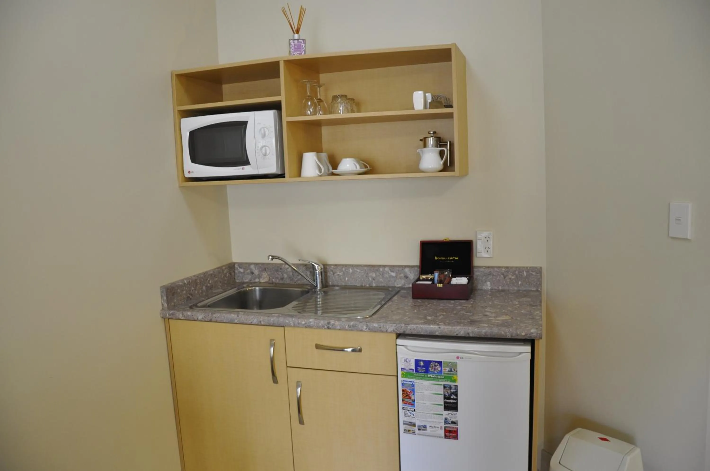 Kitchen or kitchenette in Tuscany Villas Whakatane
