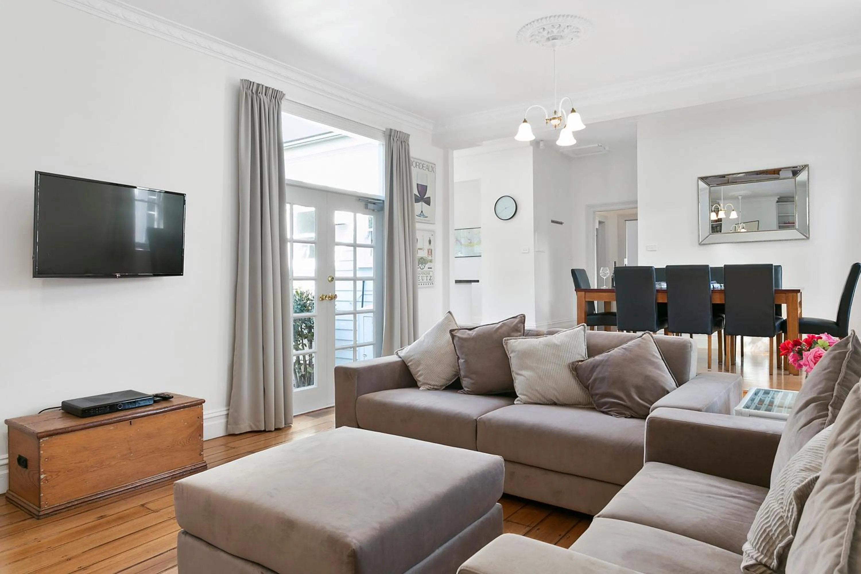 Amberley - circa 1880s Luxury - 5 b'rooms sleeps 9