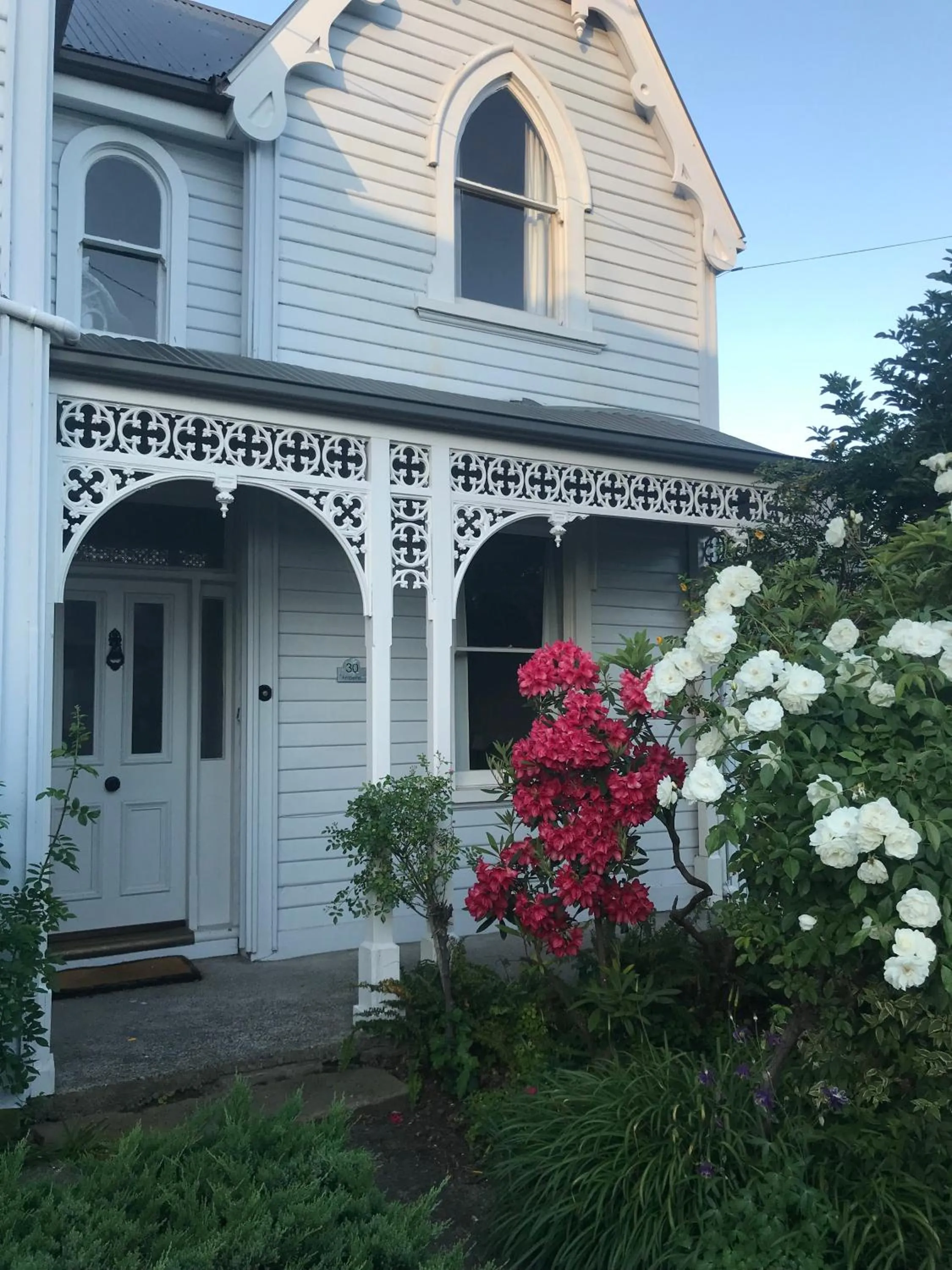 Amberley - circa 1880s Luxury - 5 b'rooms sleeps 9