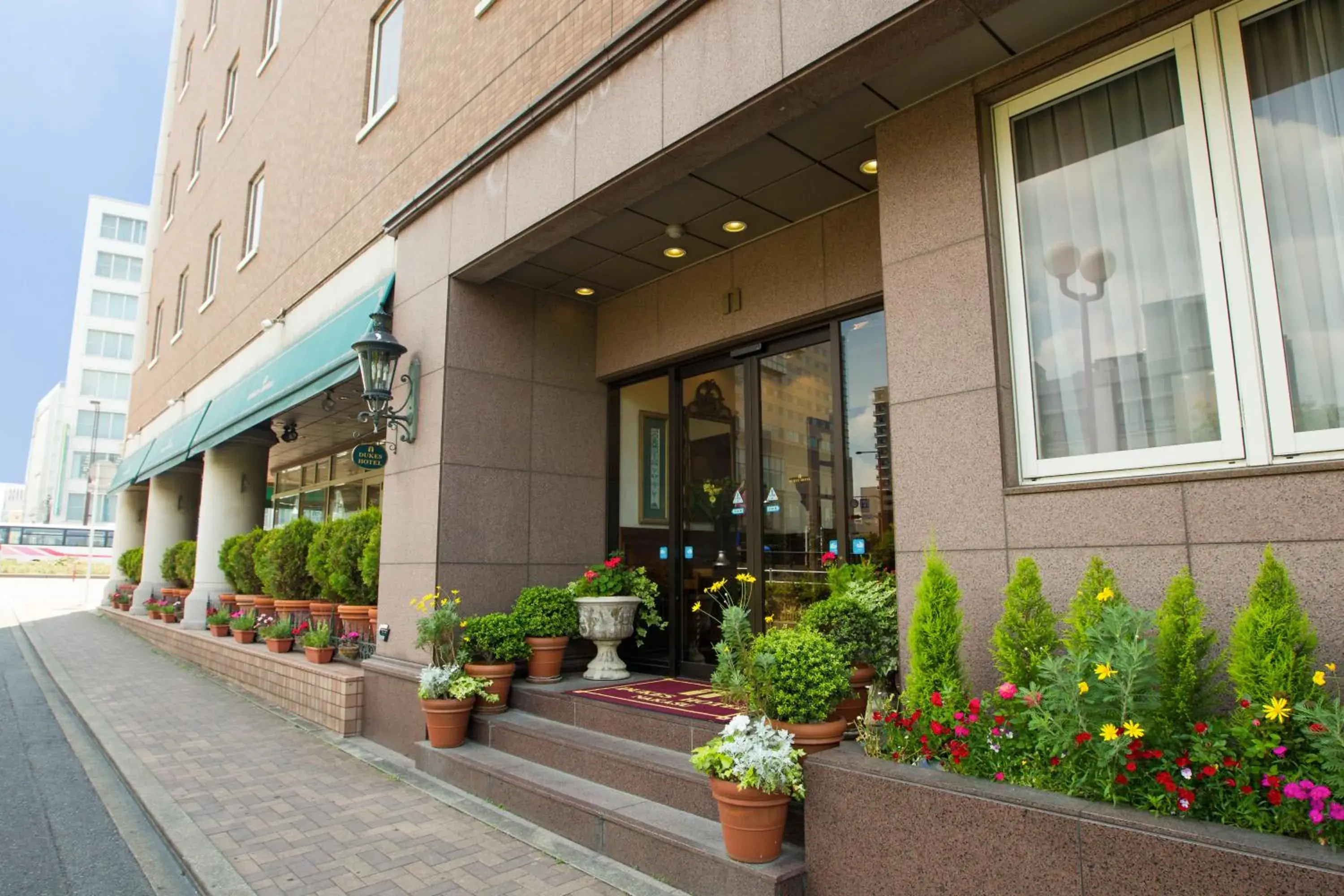 Facade/entrance in Dukes Hotel Nakasu Facade/entrance in Dukes Hotel Nakasu