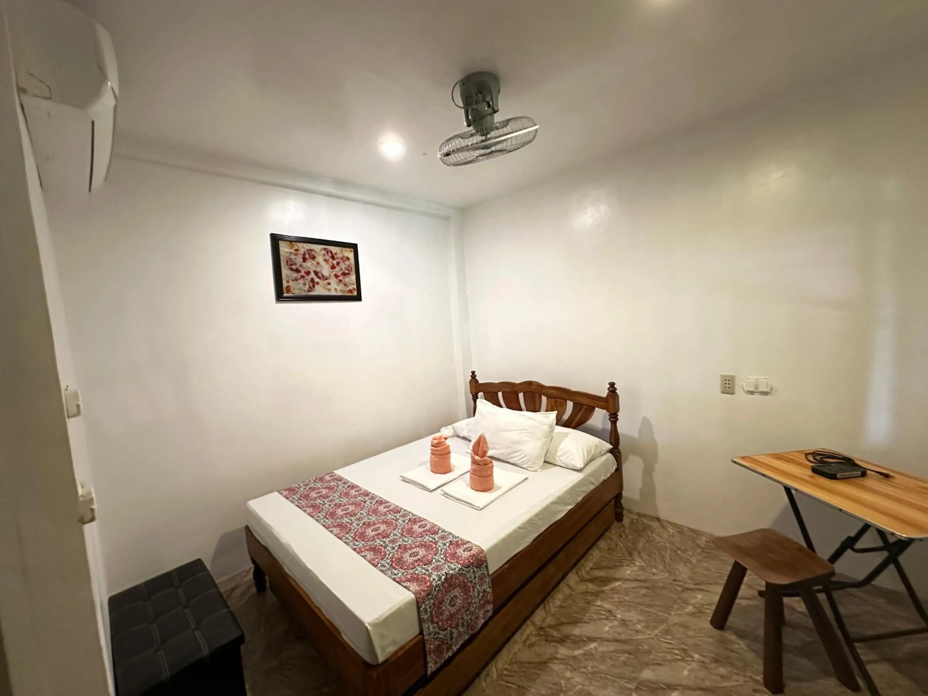 Bed in Aquarius - Port Barton
