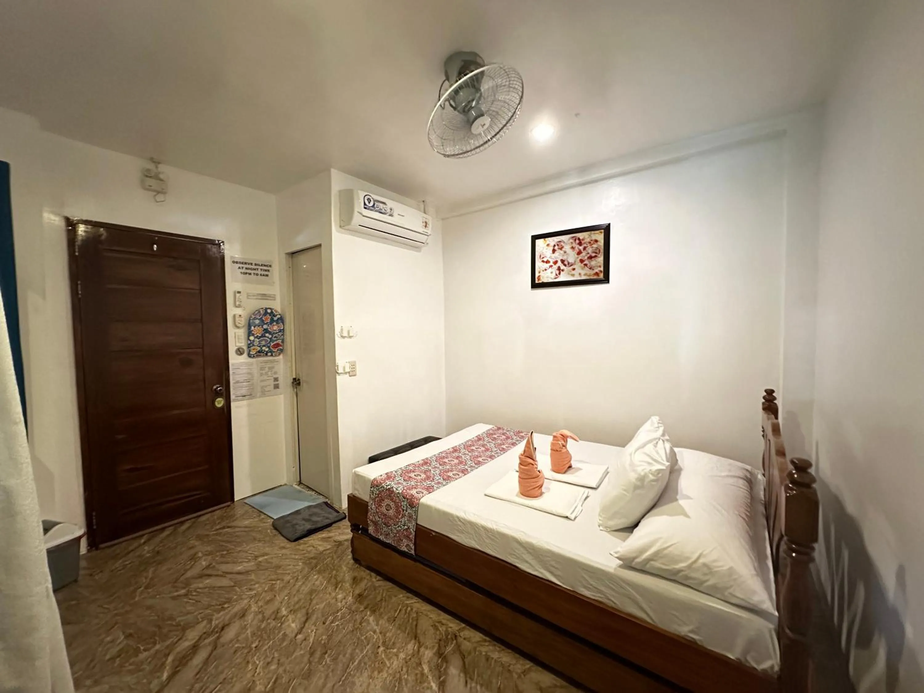 Bed in Aquarius - Port Barton