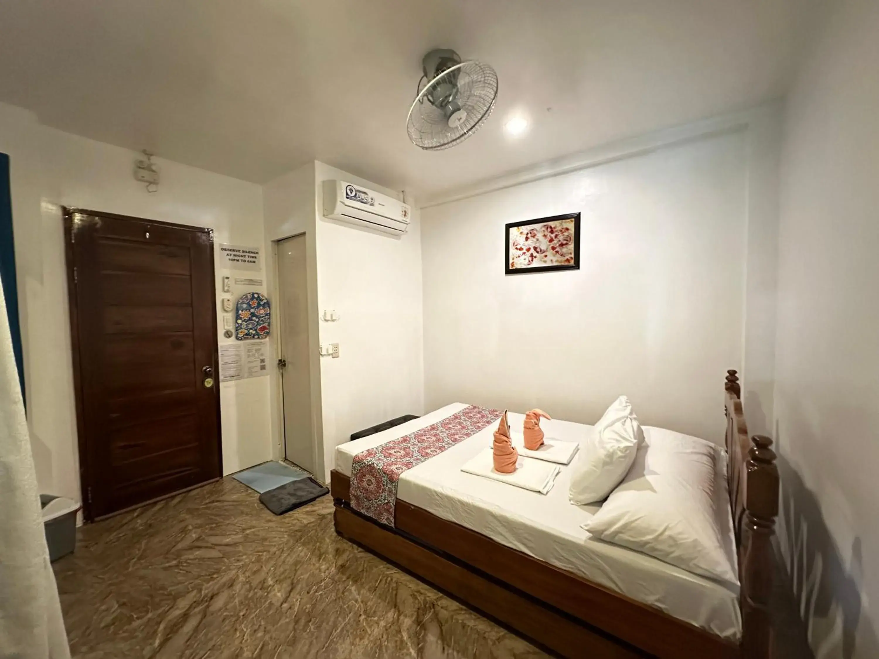 Queen Room with Balcony in Aquarius - Port Barton Queen Room with Balcony in Aquarius - Port Barton