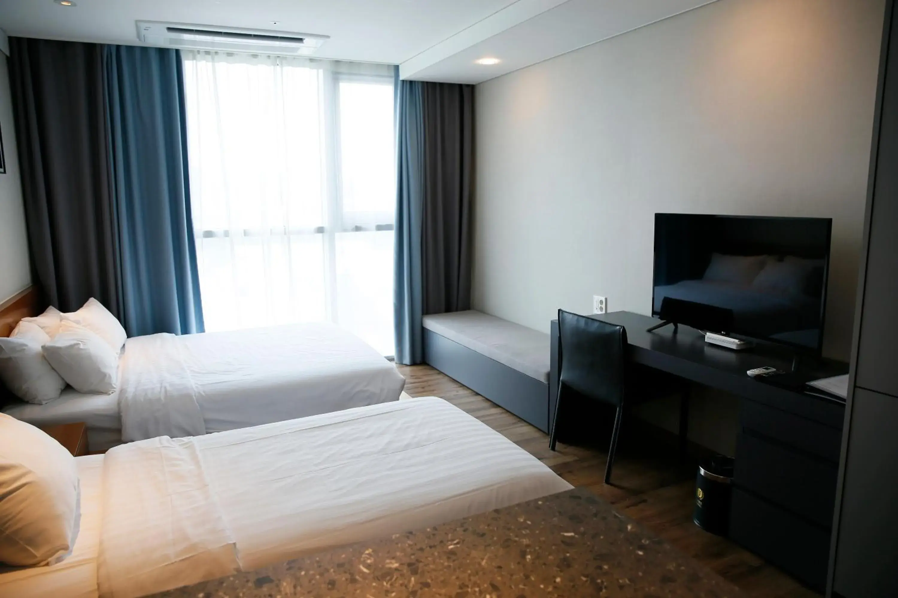 Deluxe Family Twin Room in J One Hotel Cheongju Deluxe Family Twin Room in J One Hotel Cheongju
