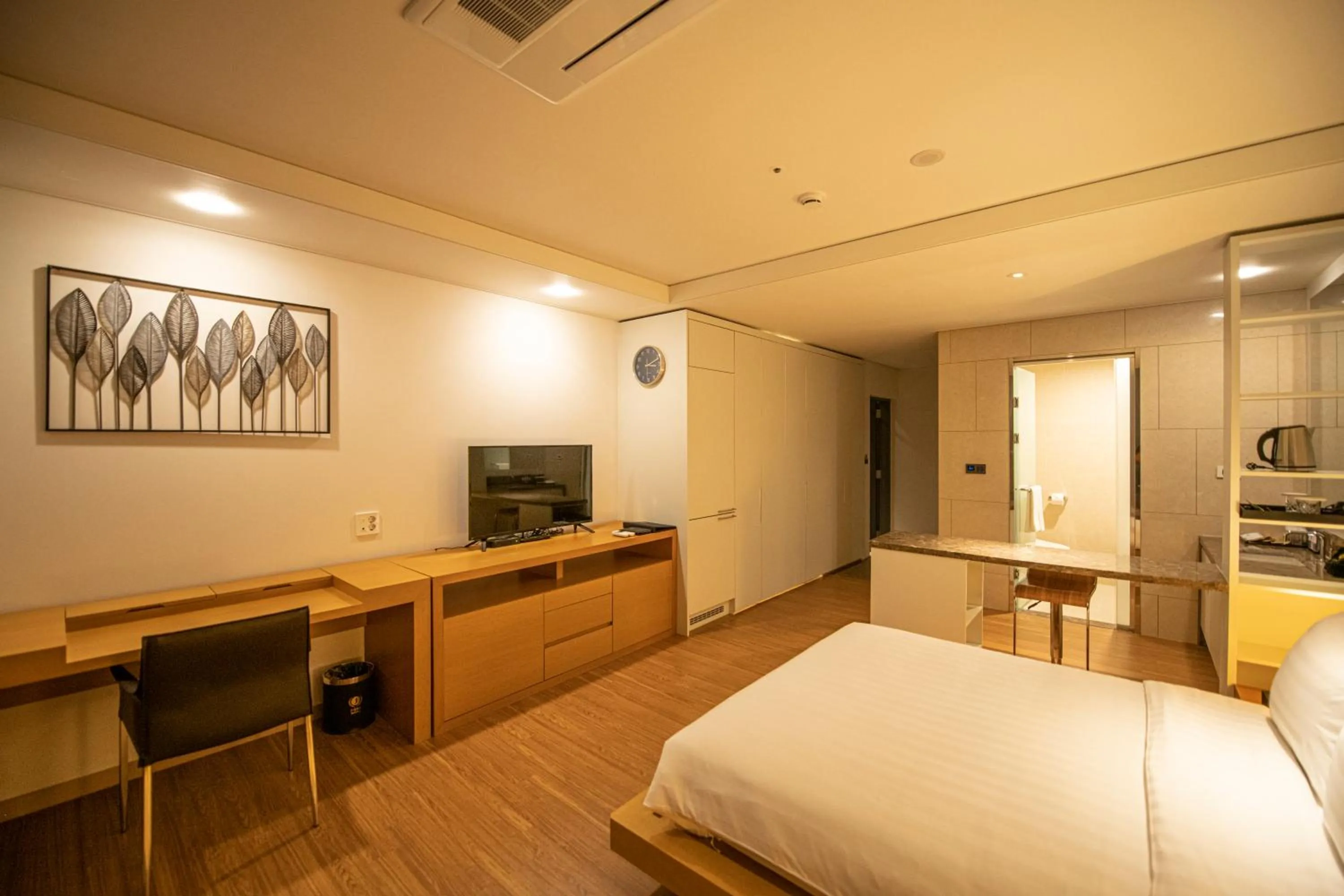 Bed in J One Hotel Cheongju