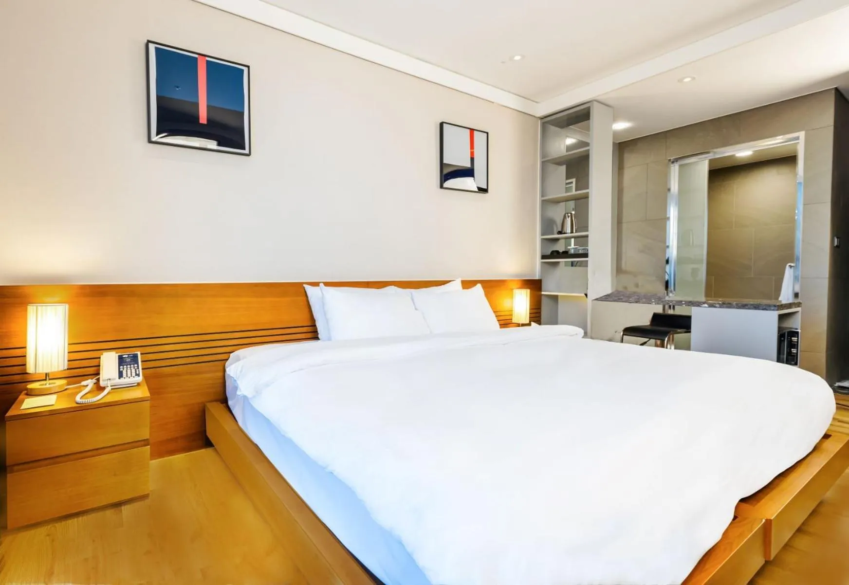 Bed in J One Hotel Cheongju