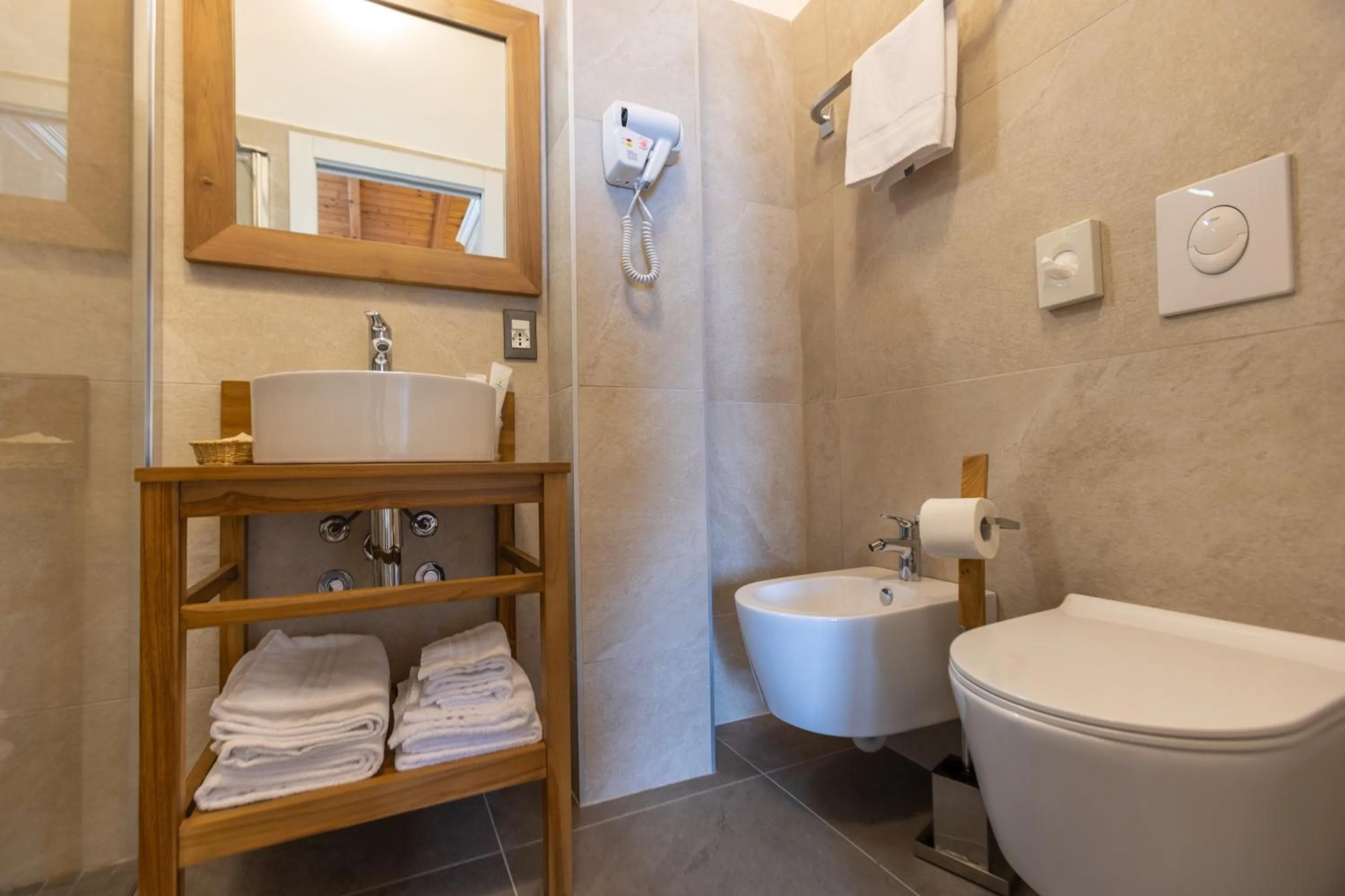 Shower in Hotel Rabay