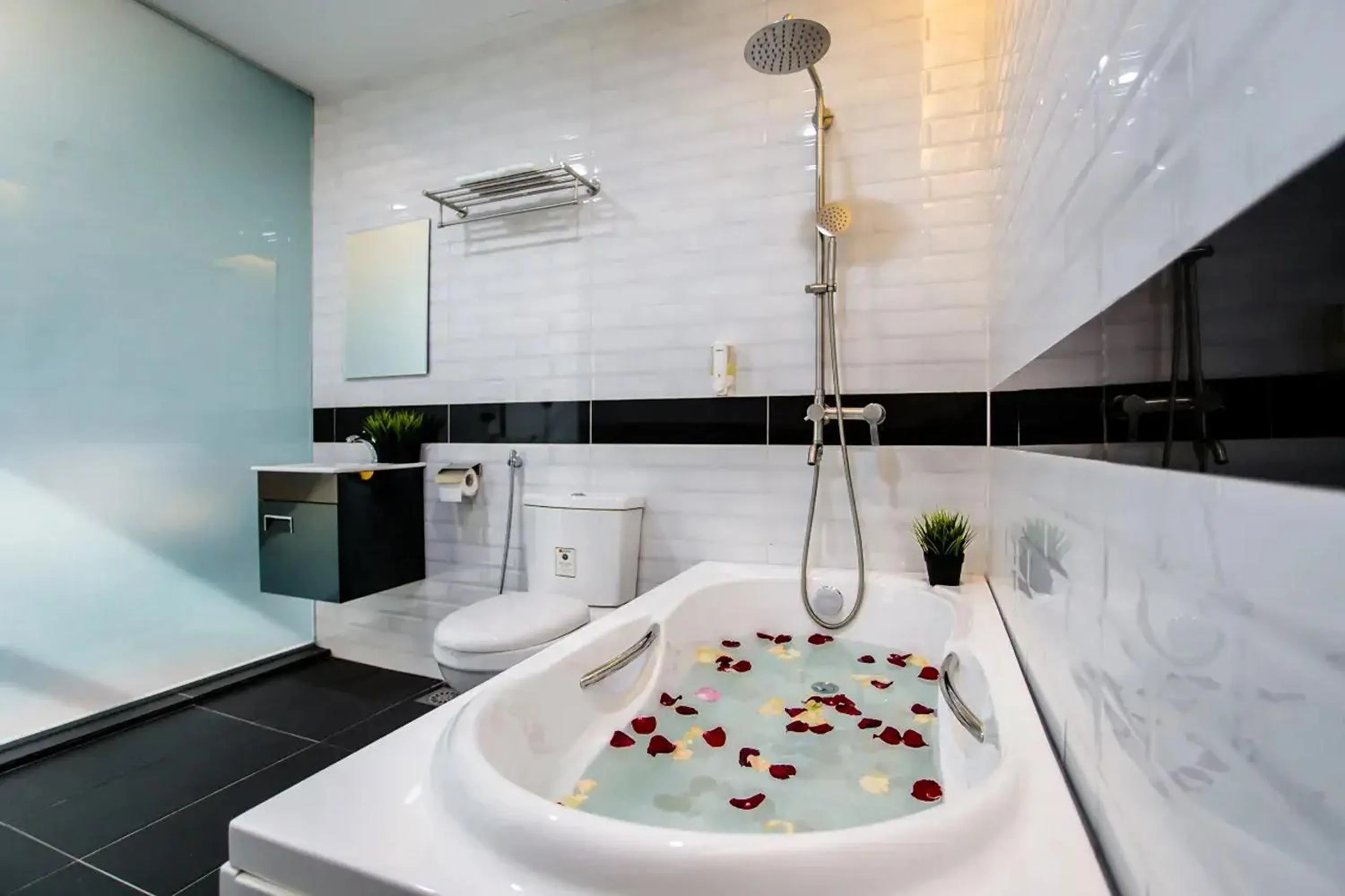 Bathroom in Jenjarom Boutique Hotel