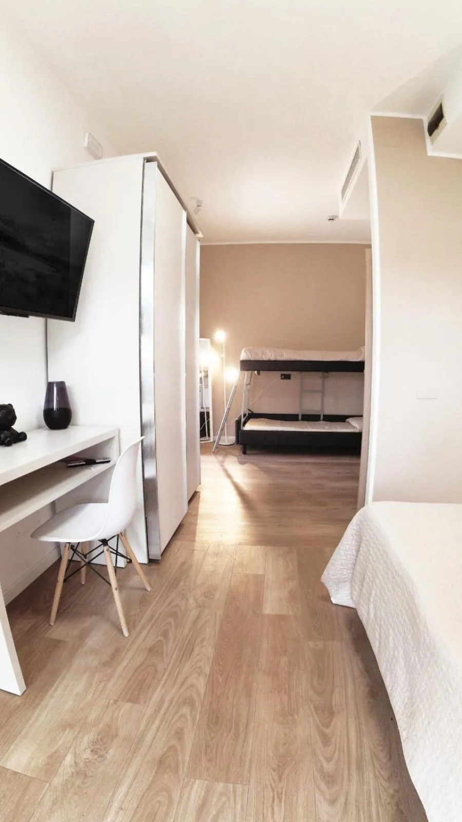 Bed in Hotel Aria di Mare Bed & Breakfast & Beach in centro a Riccione