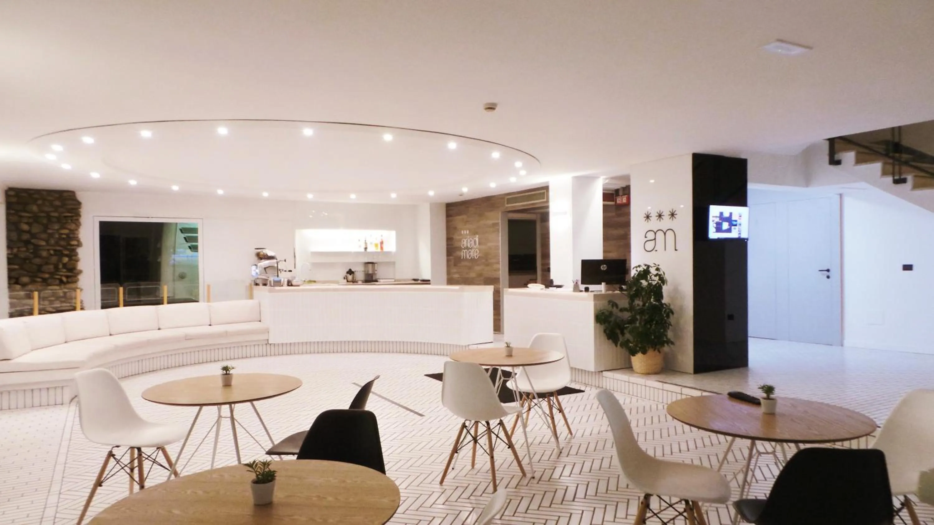 Restaurant/places to eat in Hotel Aria di Mare Bed & Breakfast & Beach in centro a Riccione