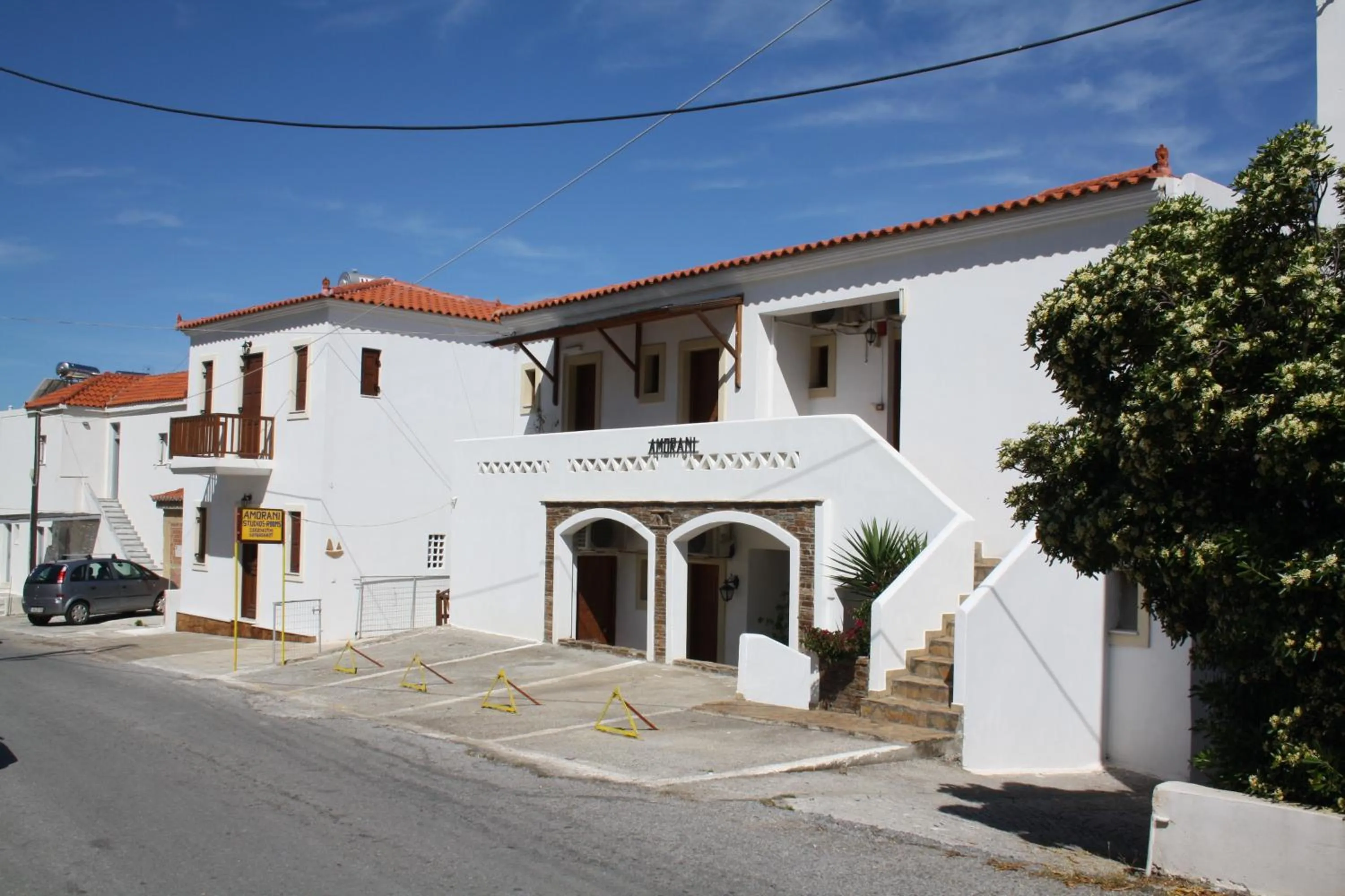 Facade/entrance in Amorani Studios