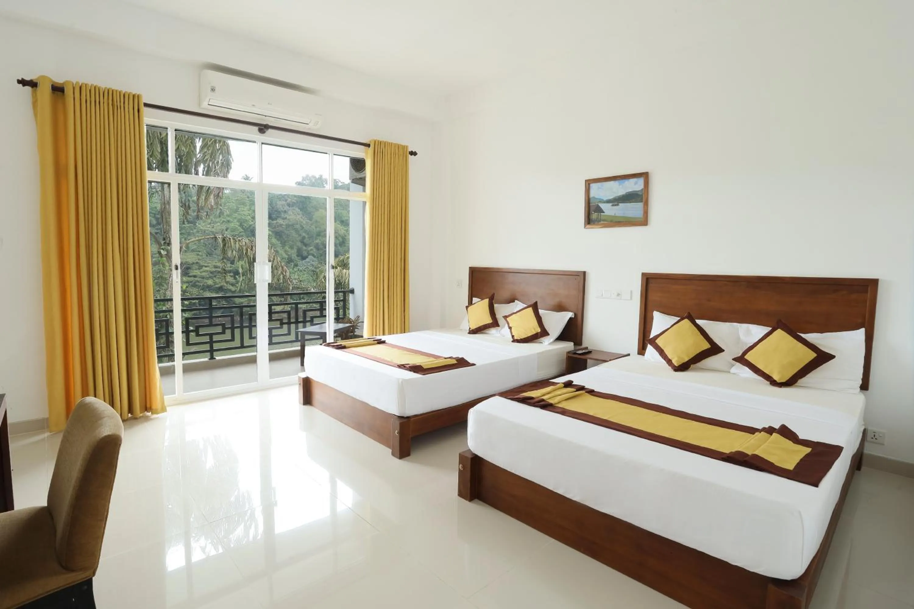 Bed in Kandy Rivers Edge Nature Resort