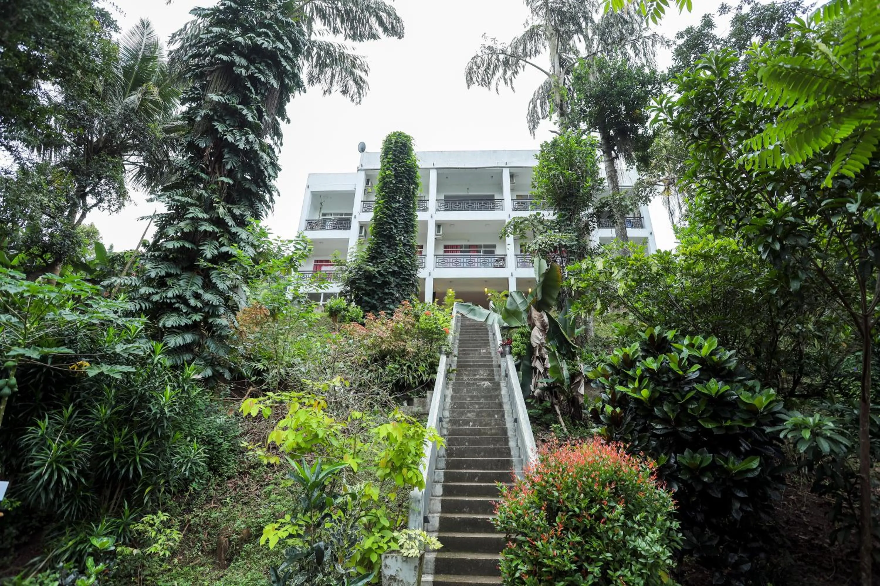 Kandy Rivers Edge Nature Resort