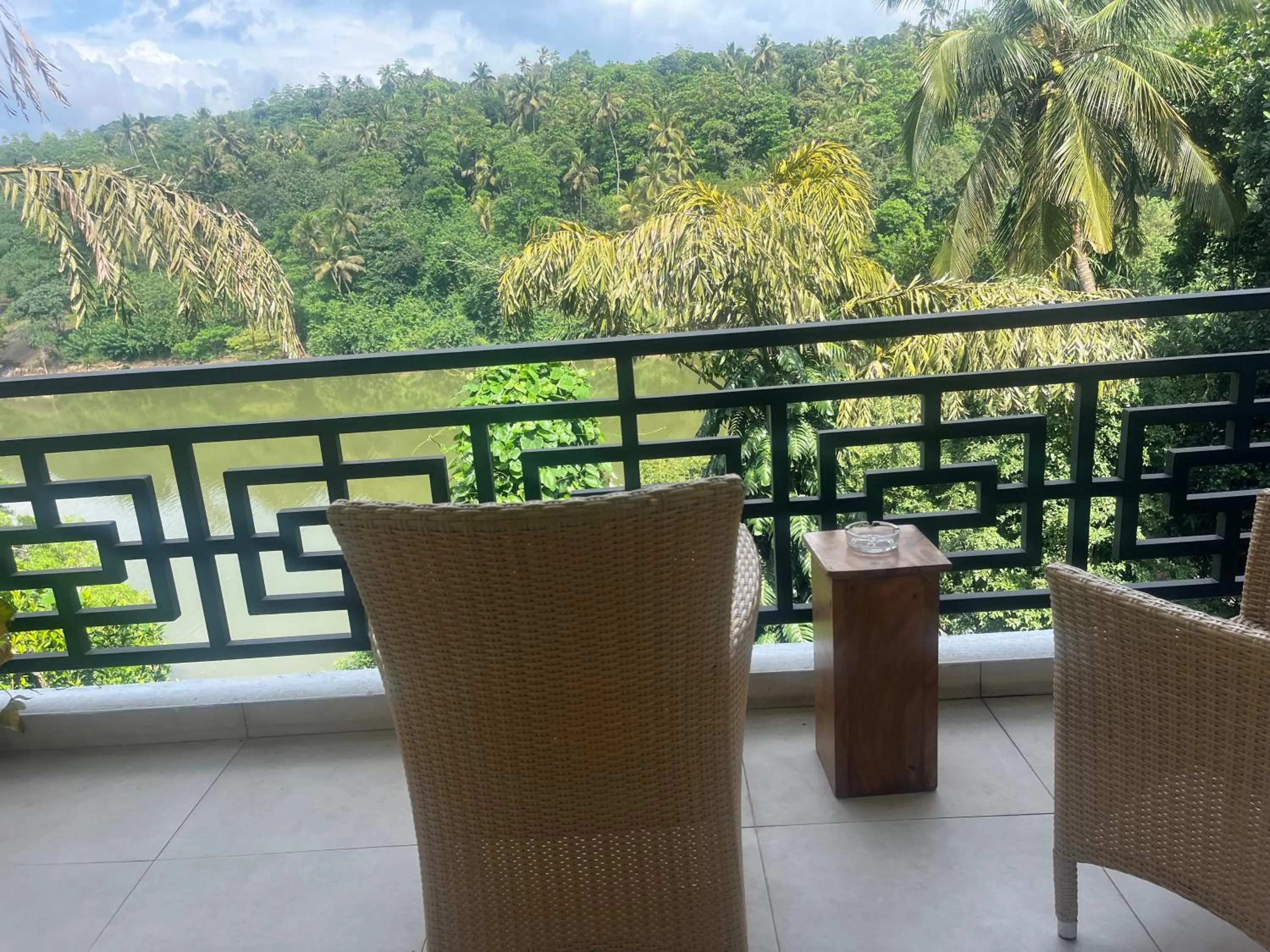 Kandy Rivers Edge Nature Resort