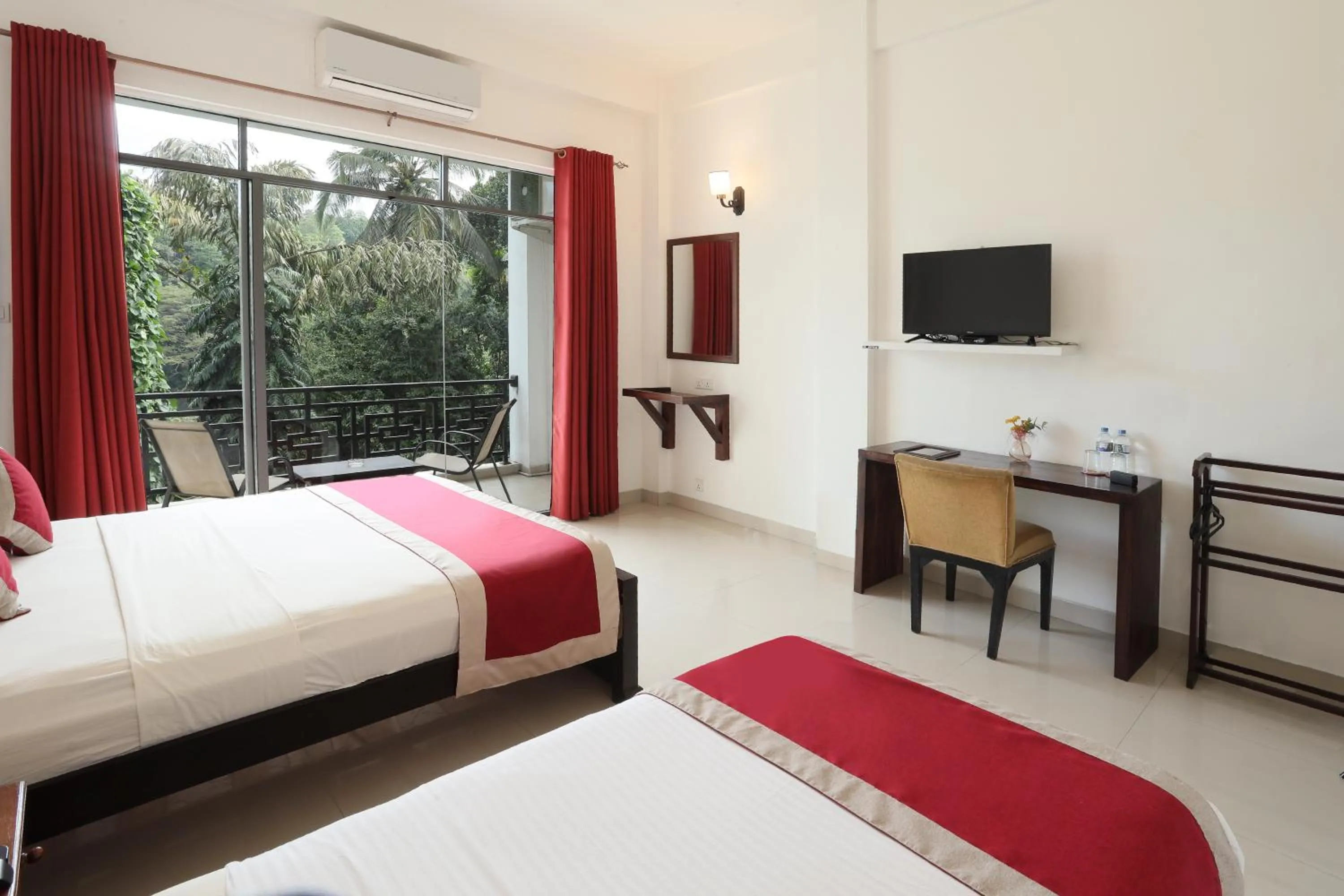 Bed in Kandy Rivers Edge Nature Resort