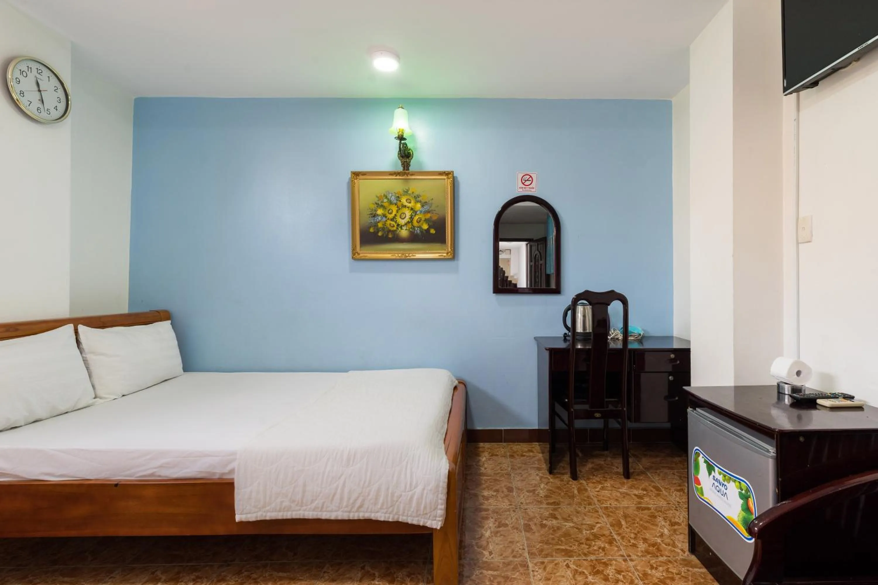 Photo of the whole room, Bed in Thanh Lan Hotel